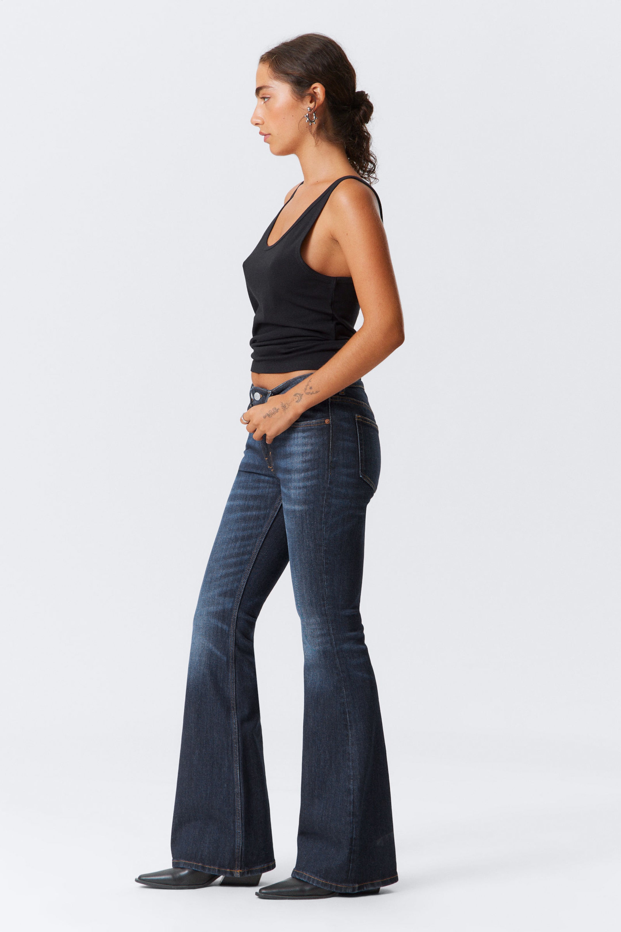 Vein Blue - Dunkelblau - Flame Low Waist Slim Flared Leg Jeans - 4