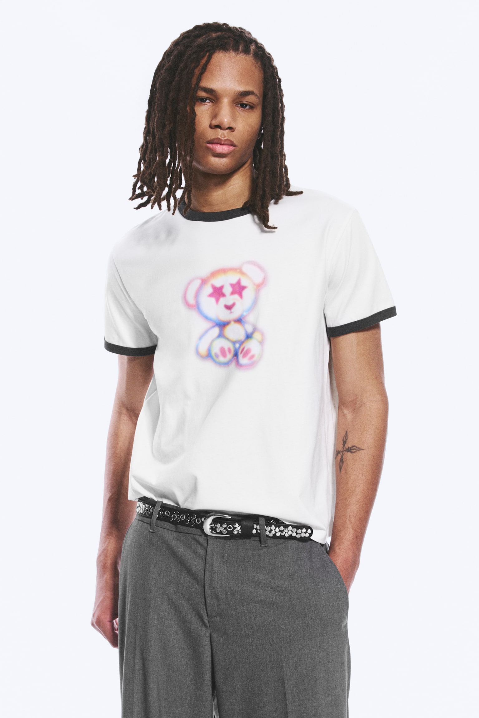 Graphic T-shirt - Negru & Alb - Spray pentru urși/Alb - Bine ai venit undeva/Alb - Stea/Alb - Imprimeu Beats/Alb - Dre8m Imprimeu - 1