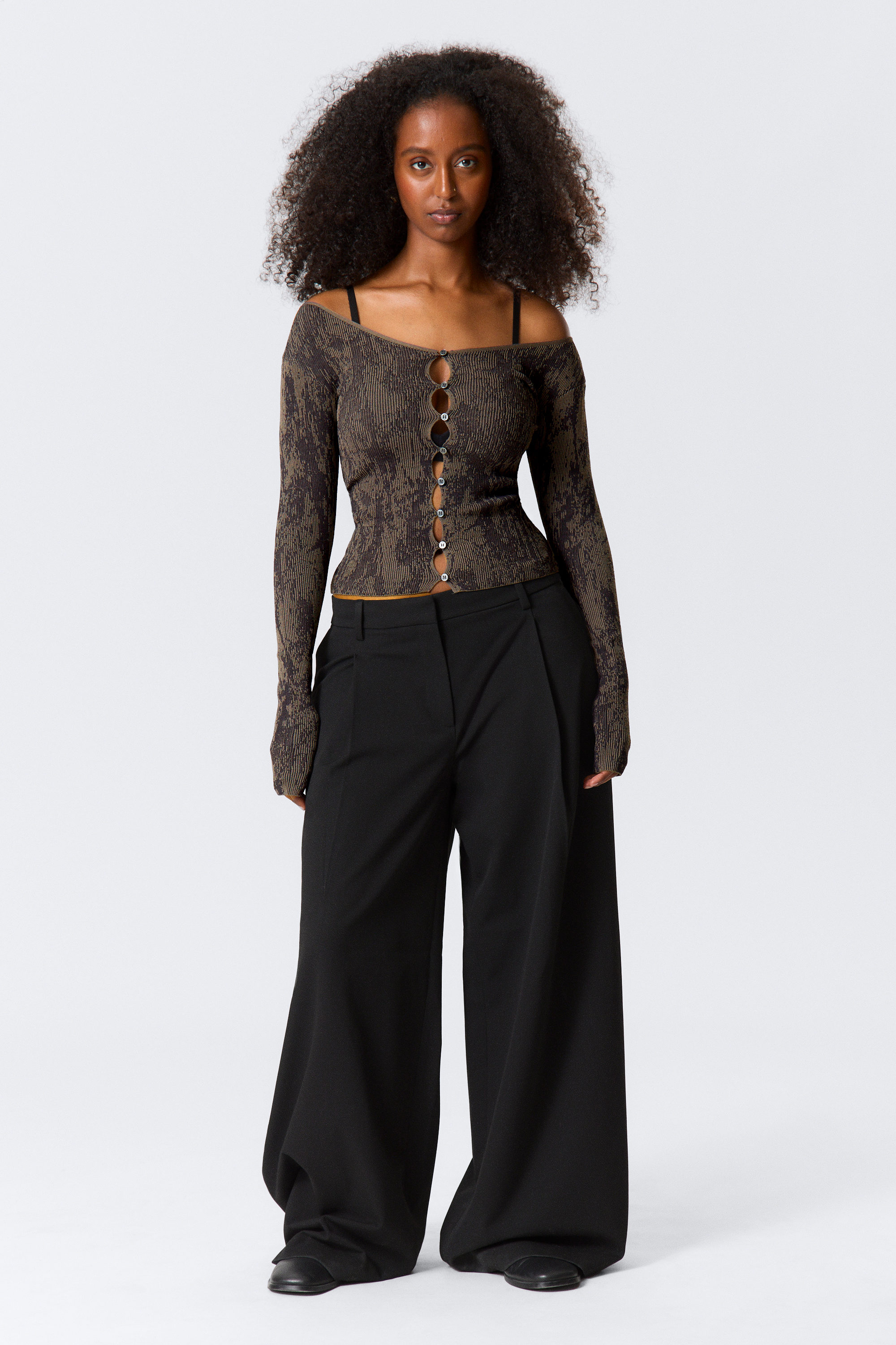 Black Patterned - Tight Jacquard Knit Cardigan - 2
