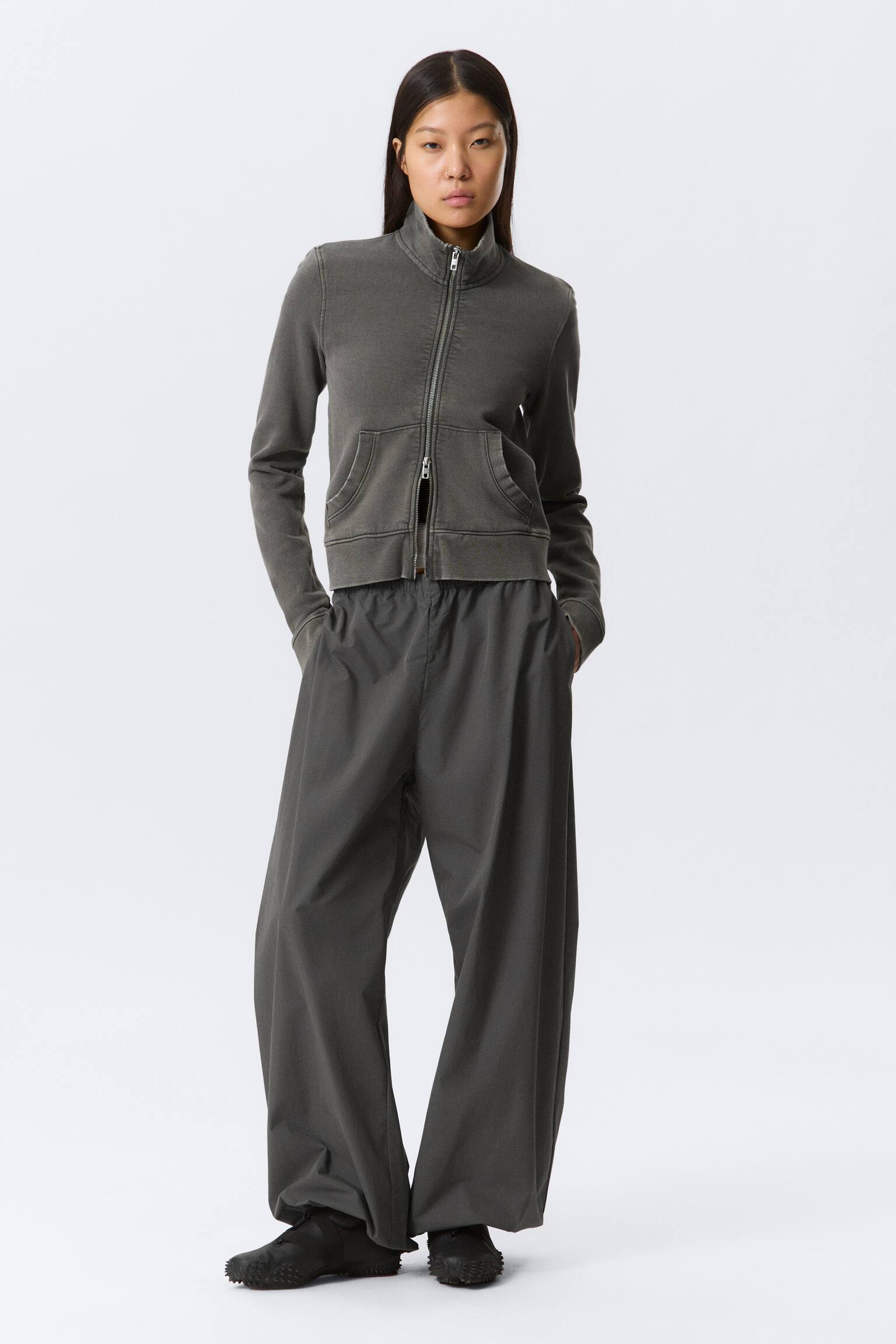 Суитшърт с вталена кройка и цип с висока яка - Изпрано тъмно сиво - 4