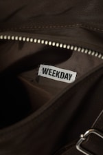 Mörk mullvad - Axelremsväska med dragkedja - 3