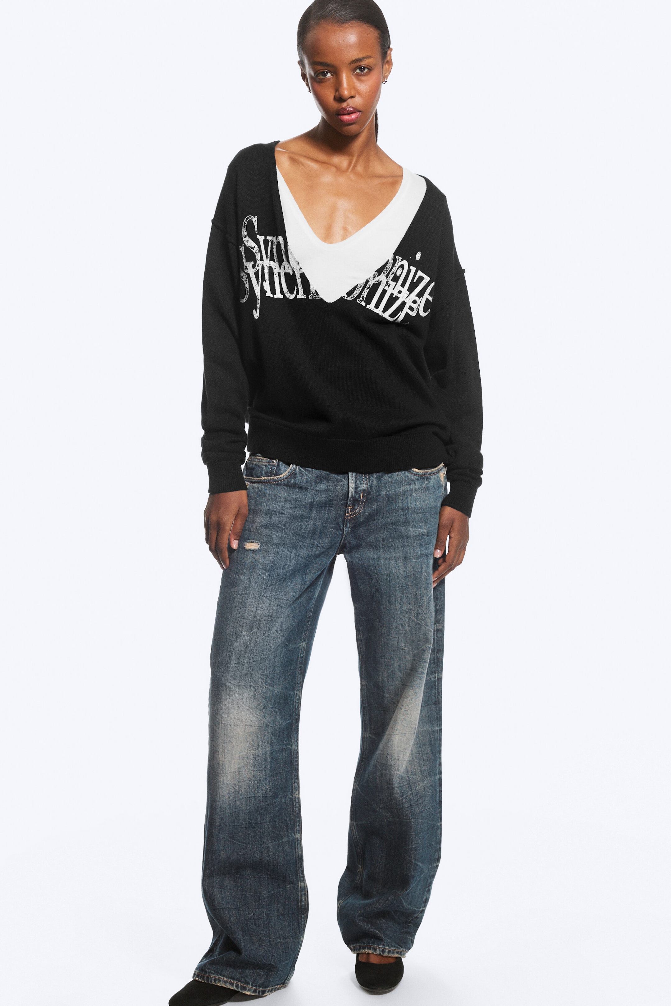 Black - Synchronize - Knitted V-Neck Graphic Sweater - 2