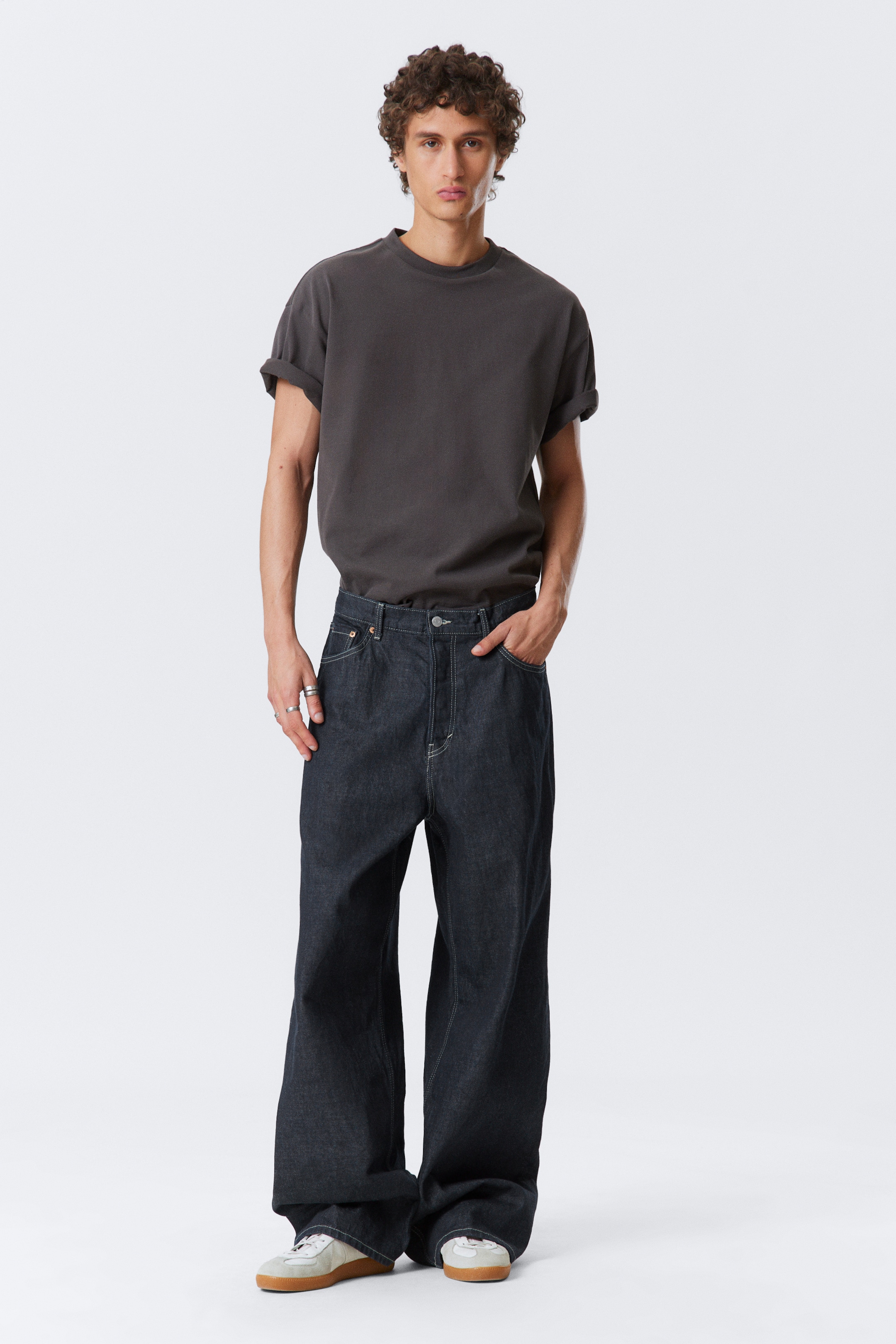 Grösseres Bild ansehen: Astro Loose Baggy Leg Jeans - Blue Rinse - Dunkelblau - HERREN | H&M CH 3