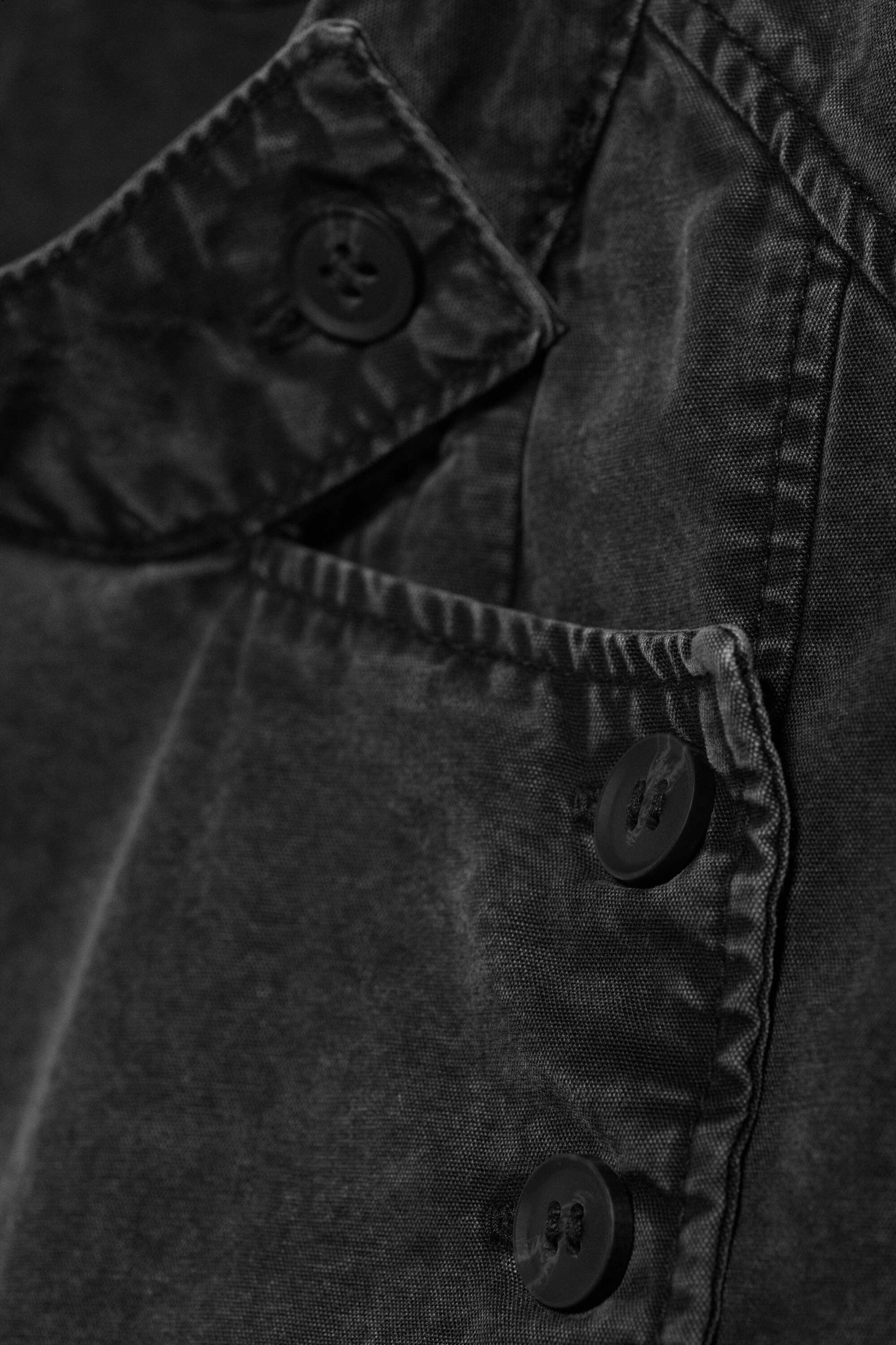 Verwaschenes Schwarz - Doppelreihige Kurzjacke - 2