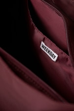 Mörkröd - Medium axelremsväska i nylon-twill - 2