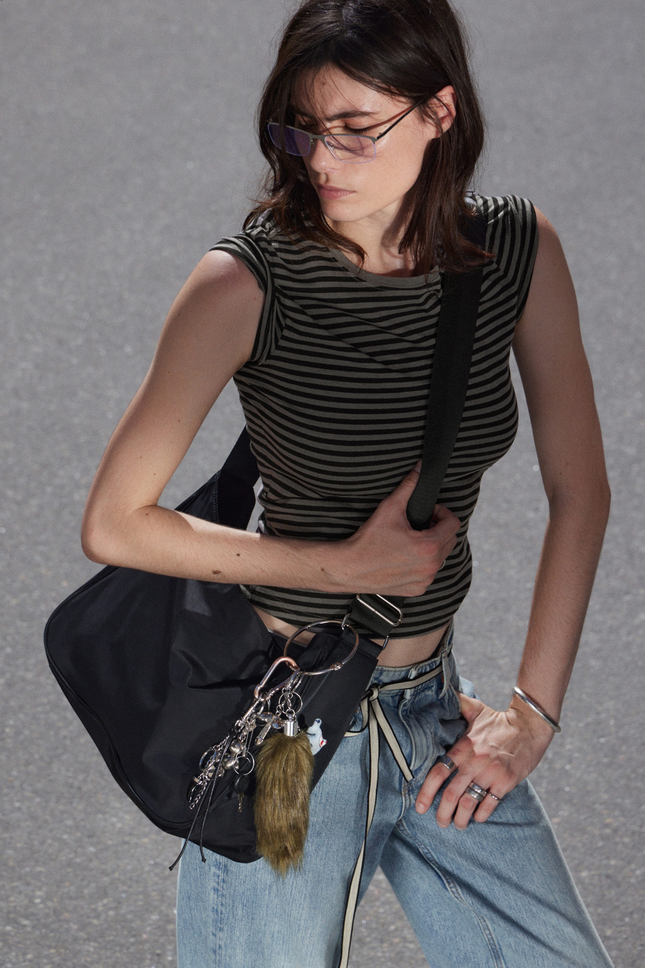 Svart - Medium axelremsväska i nylon-twill - 1