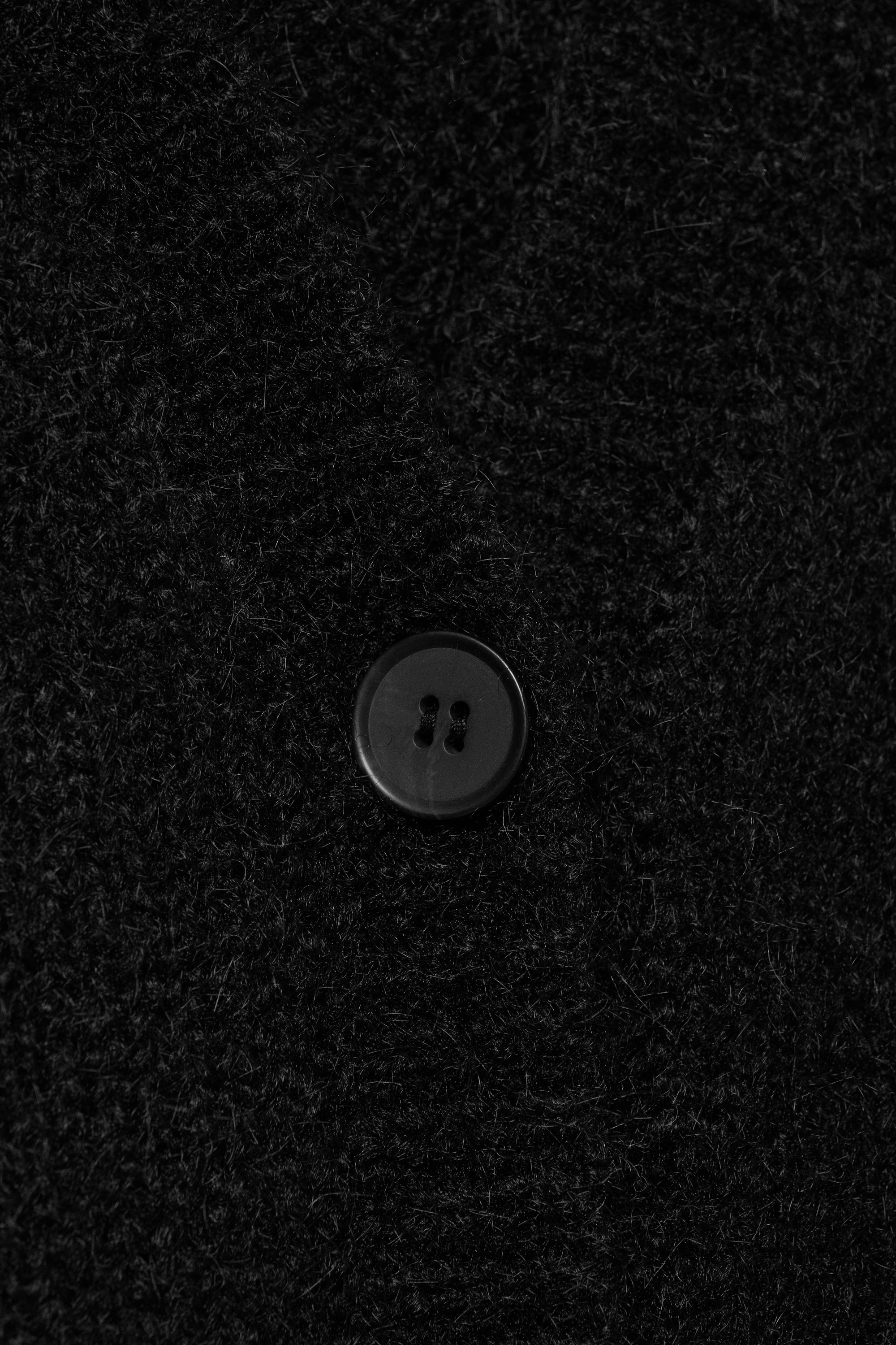 Schwarz - Weiche Strickjacke mit V-Ausschnitt - 4