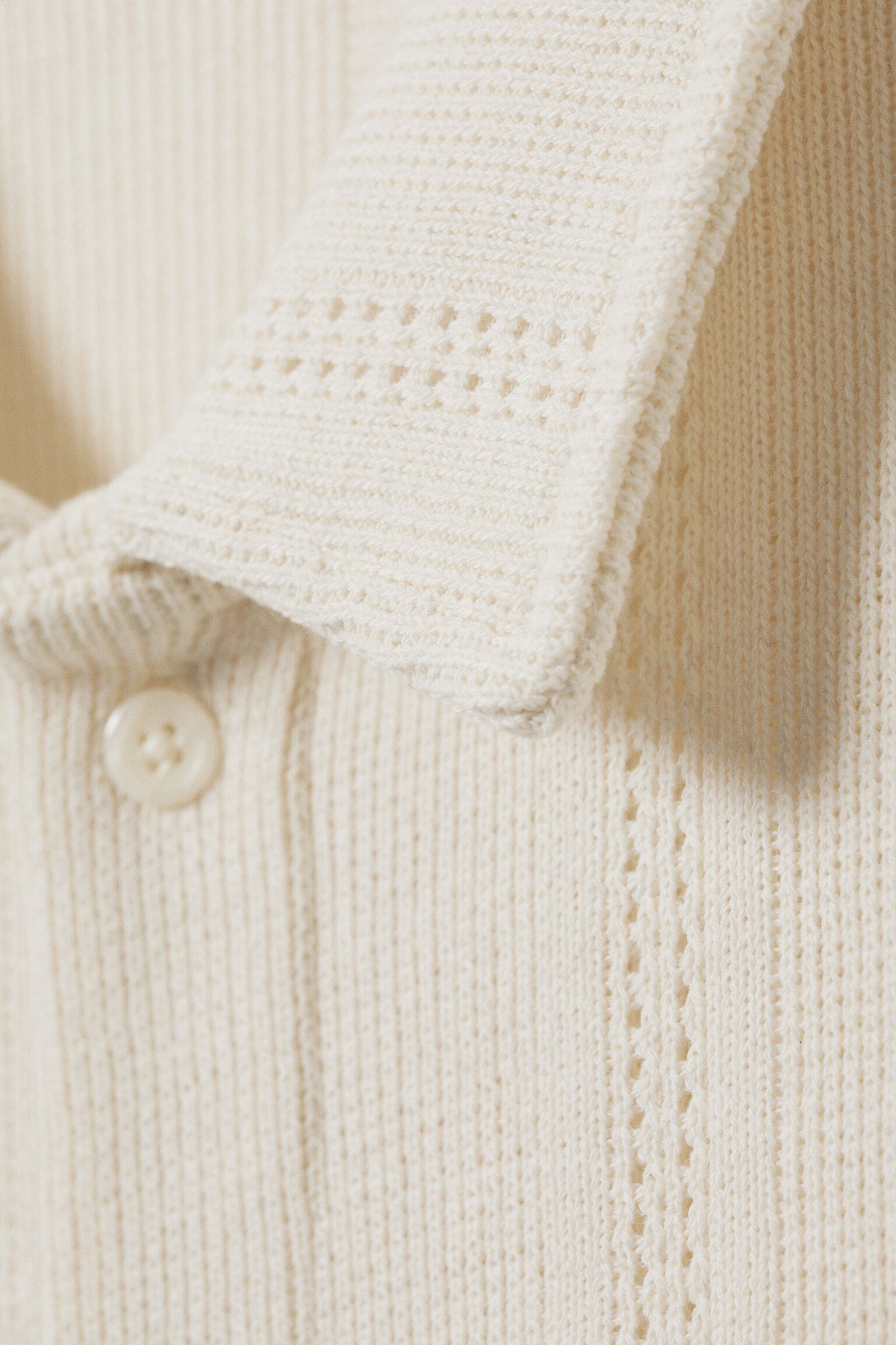 Knitted Short-Sleeved Button-Up Shirt - Dusty White/Světle khaki zelená/Black/Dusty Mole/Dark Mole/Black/Světlá šedá/Černá - 2