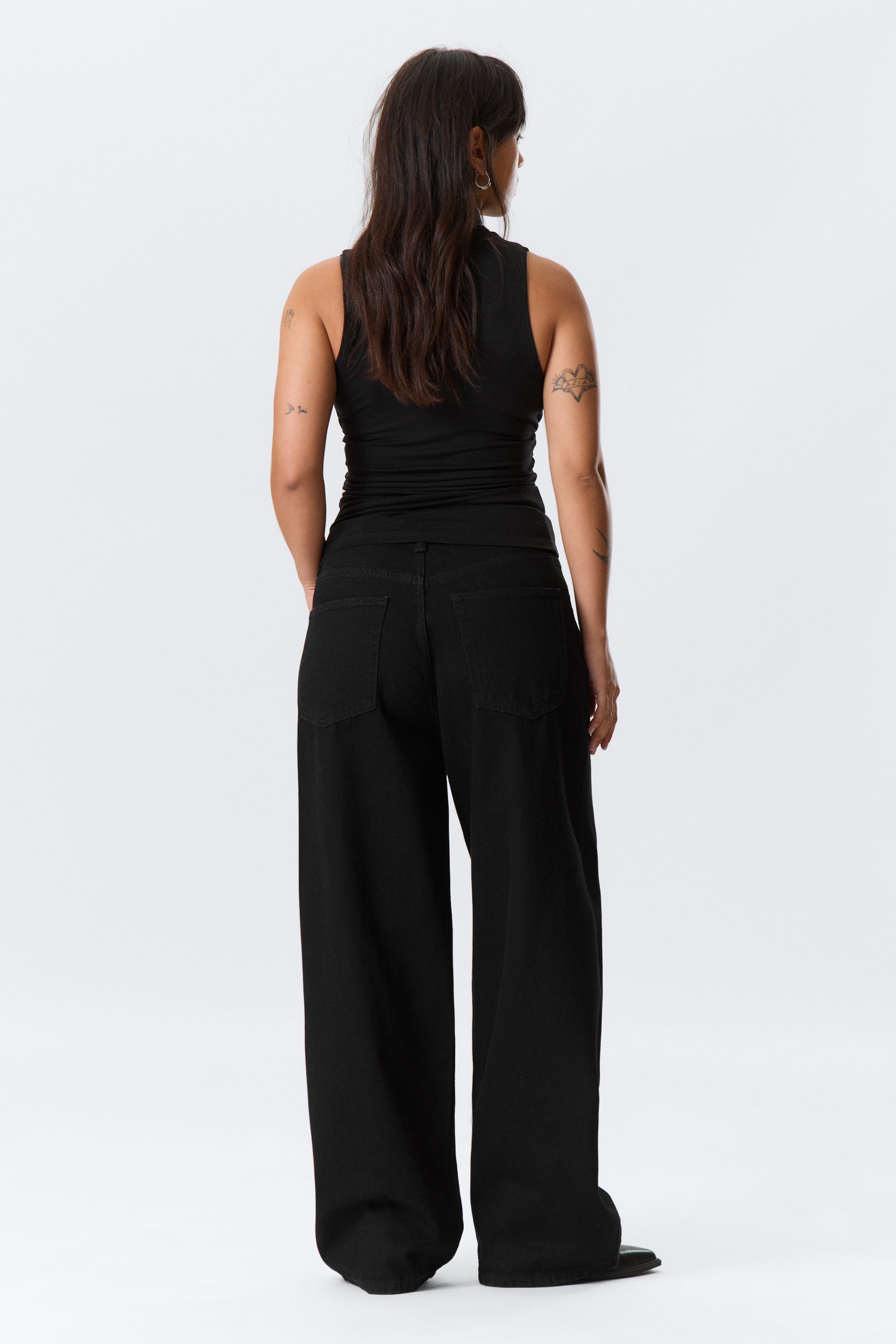 Black - Sleeveless Turtleneck Top - 2