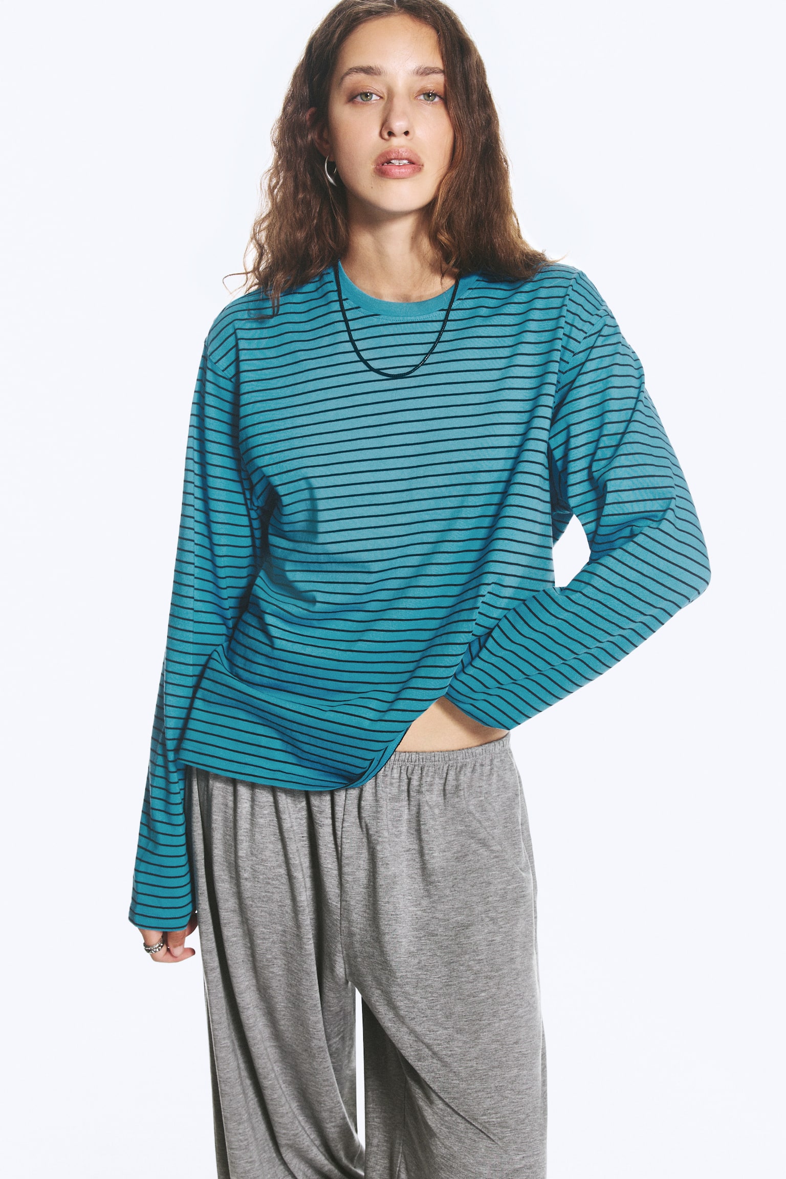 Boxy Longsleeve aus Baumwolle - Türkis/Schwarz gestreift/White/Schwarz - 1