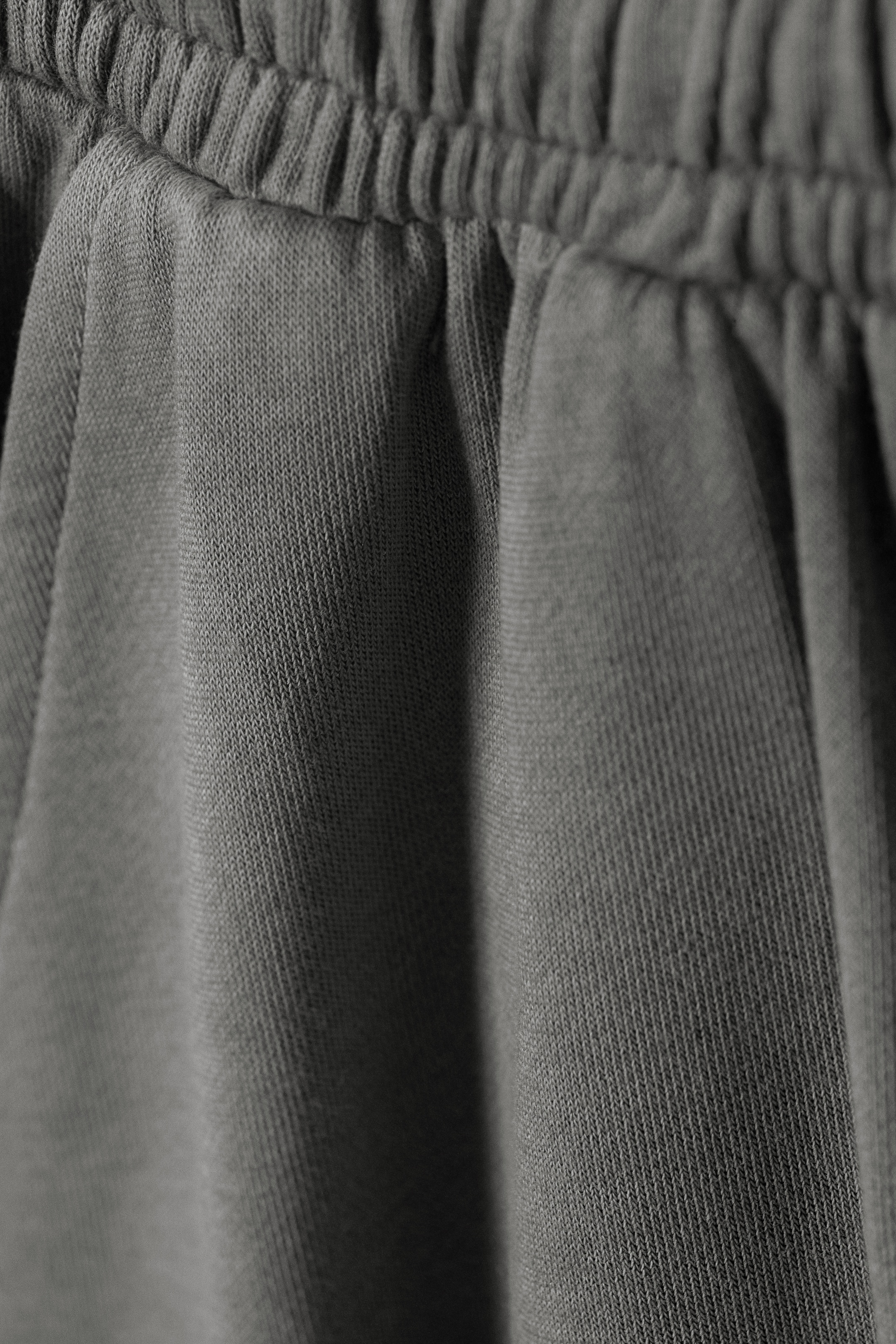 Agrandir l'image: Pantalon ample en molleton avec jambes larges et taille basse - Gris foncé délavé - FEMME | H&M FR 5