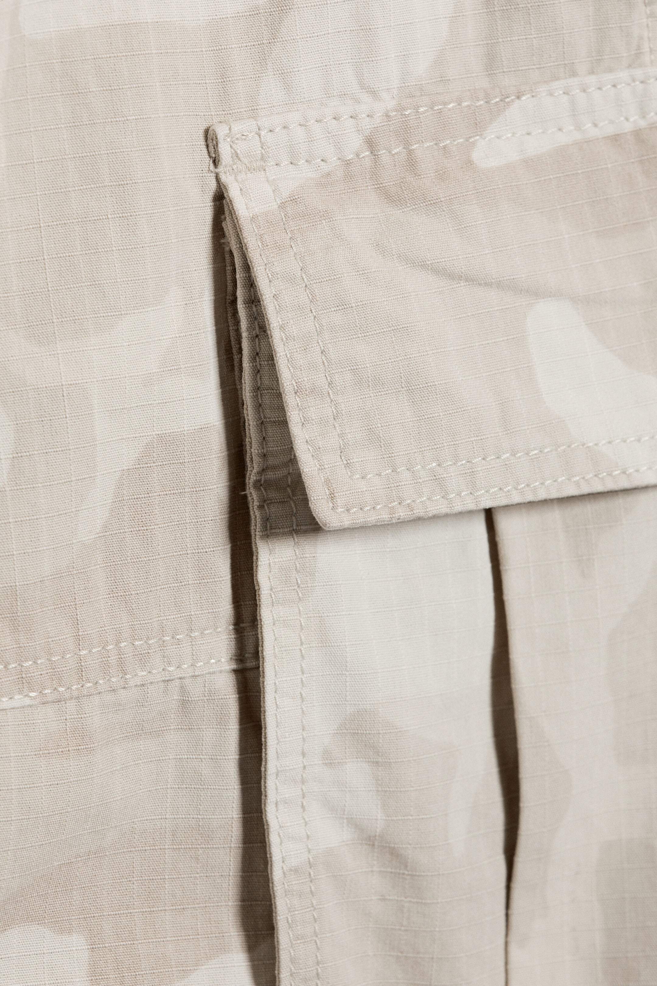 Light Beige - Camouflage - Loose Low Rise Cargo Shorts - 5