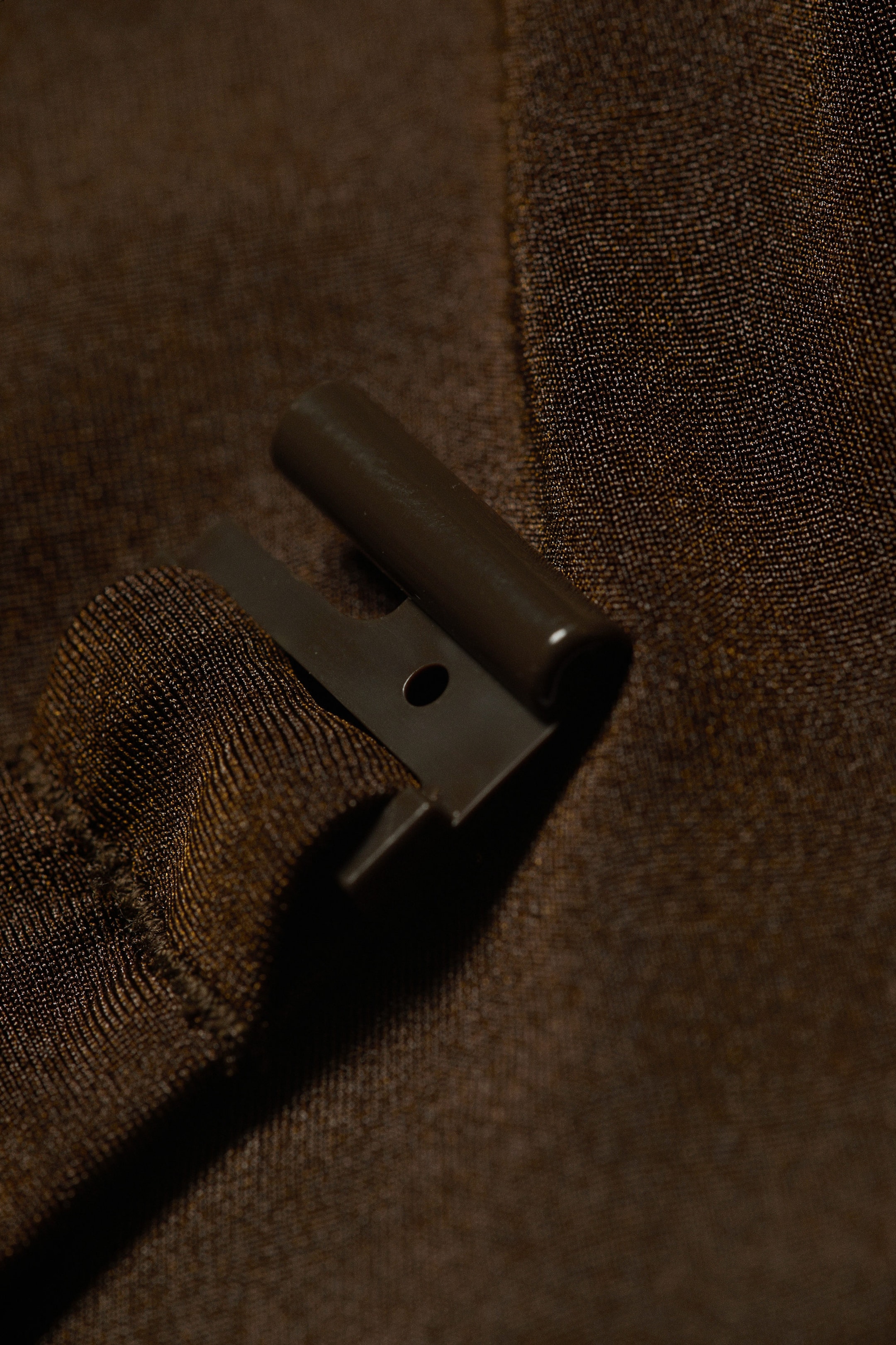 Mörkbrun - Minimalistisk halter-bikinitopp - 5