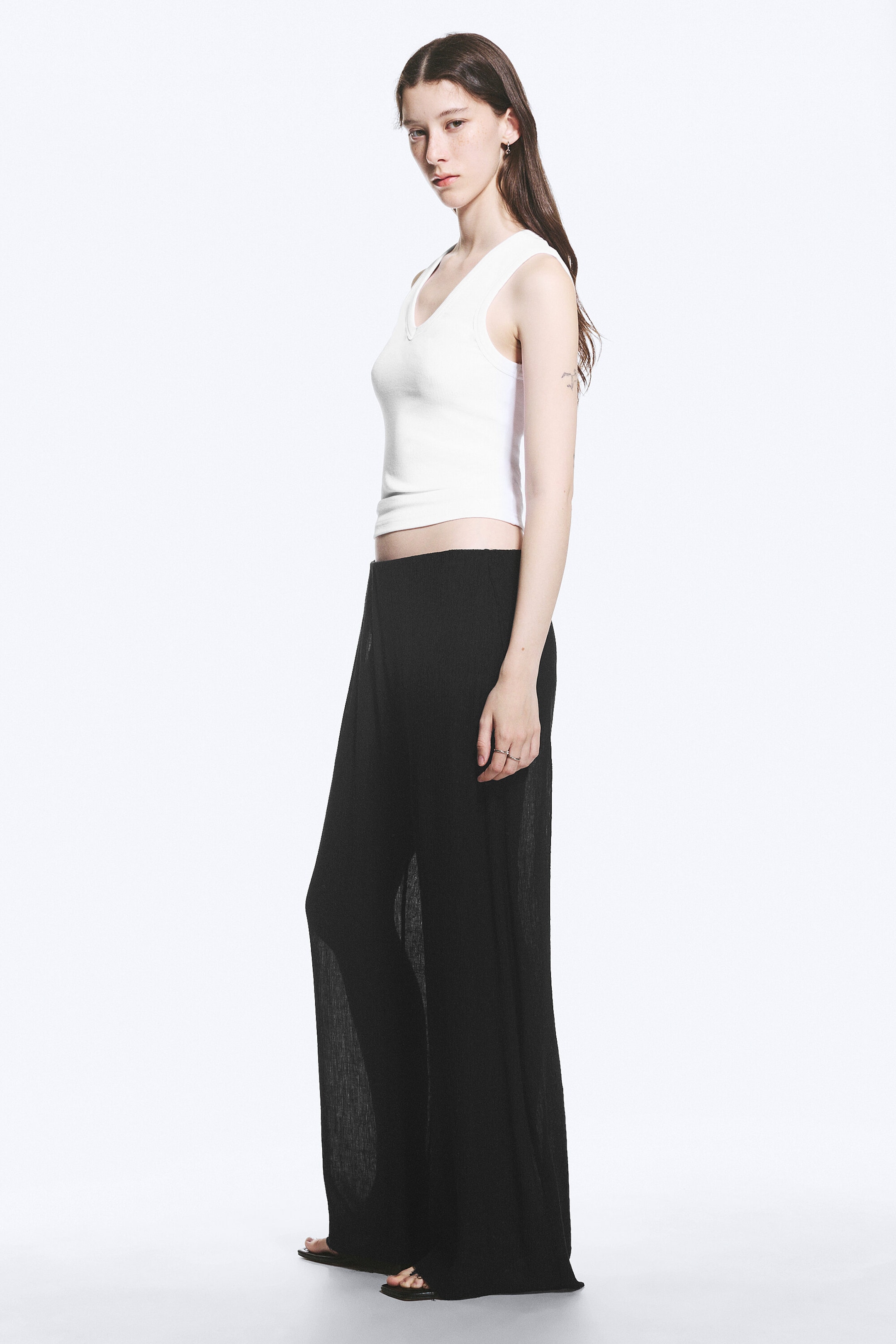 Black - Crinkled Low-Rise Wide-Leg Trousers - 3