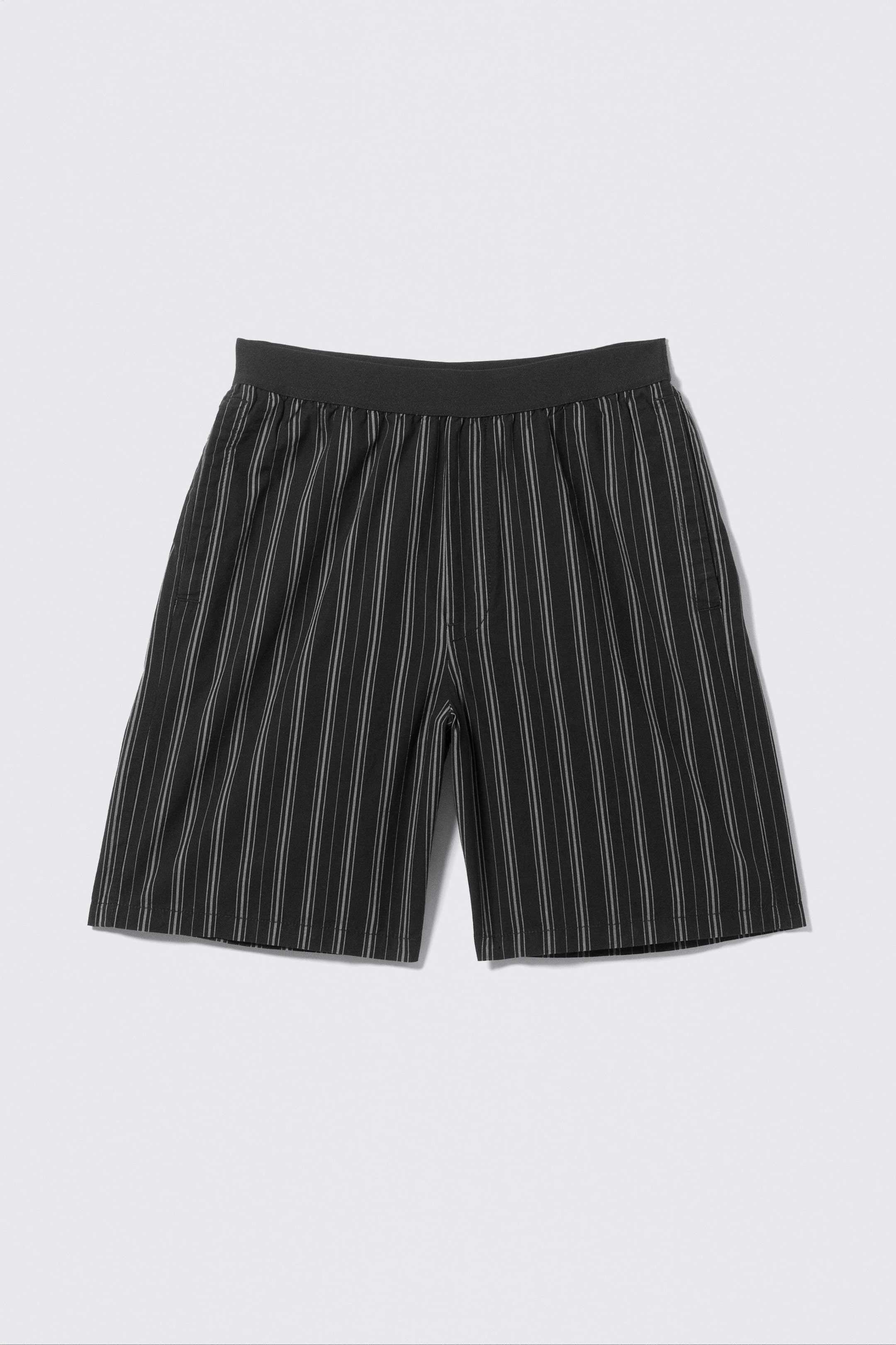 Svart med striper - Løs stripet pyjamasshorts i bomull - 1