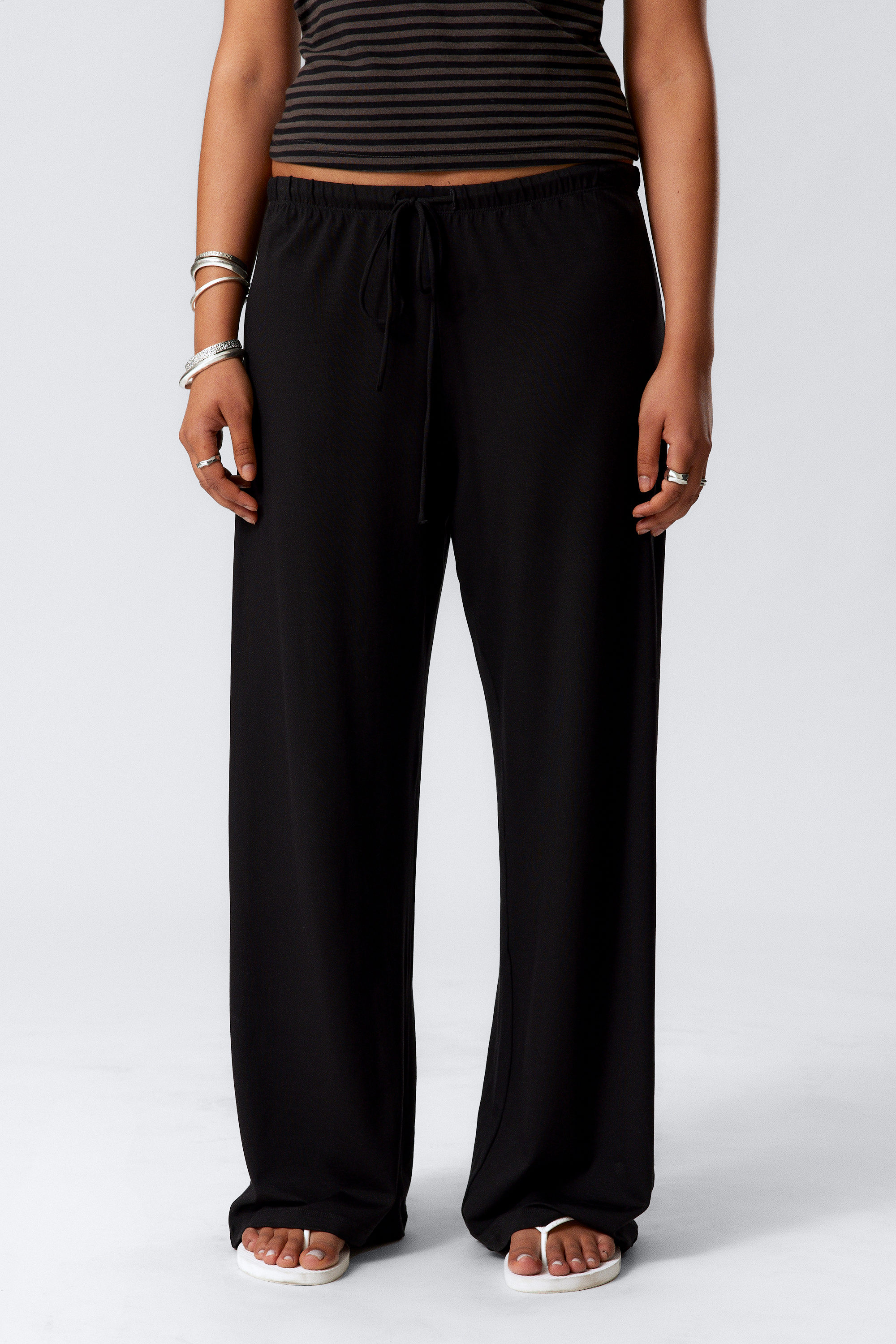 Black - Wide-Leg Pull-On Lyocell Trousers - 2