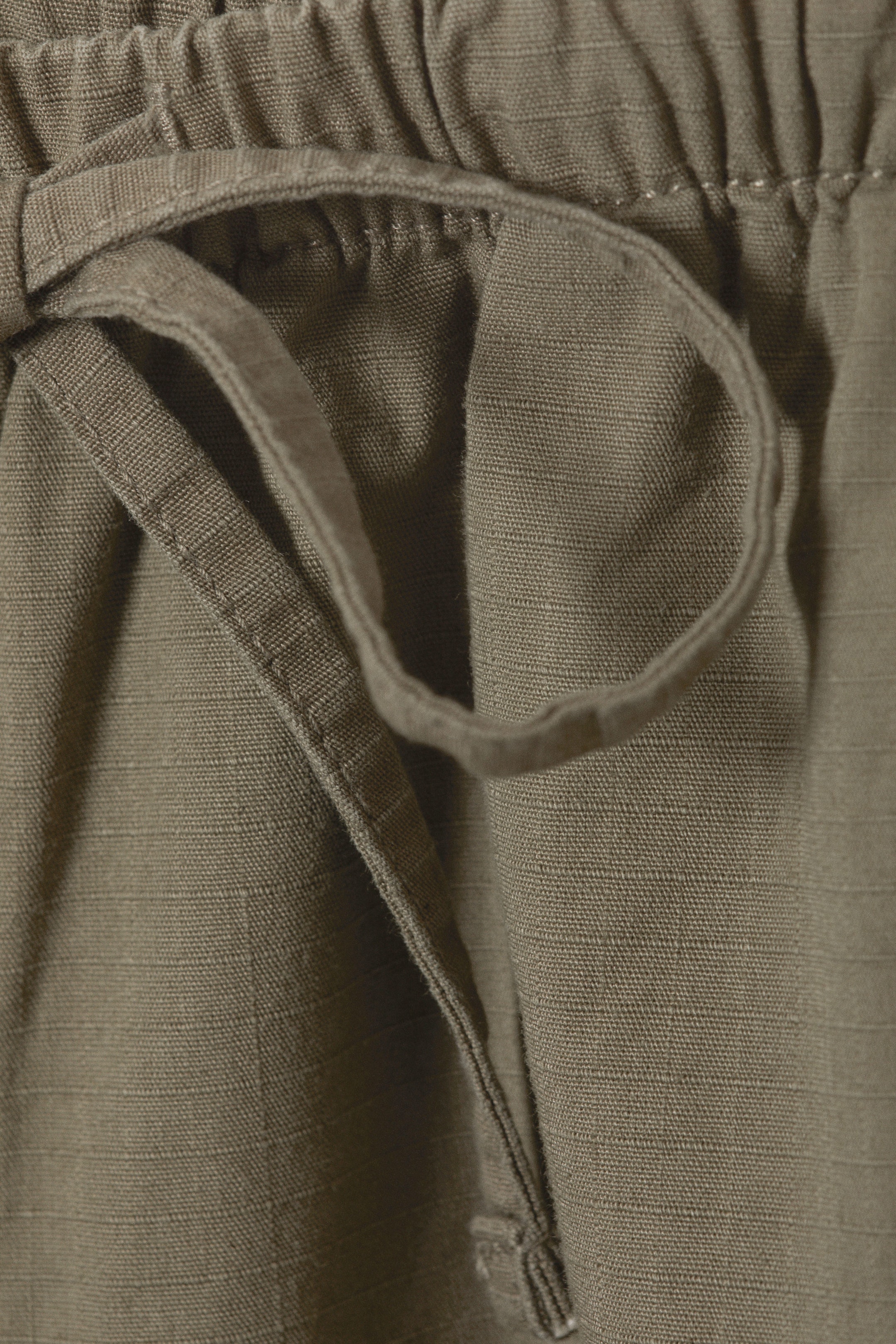 Mörk khakigrön - Lediga tvättade ripstop-byxor - 2