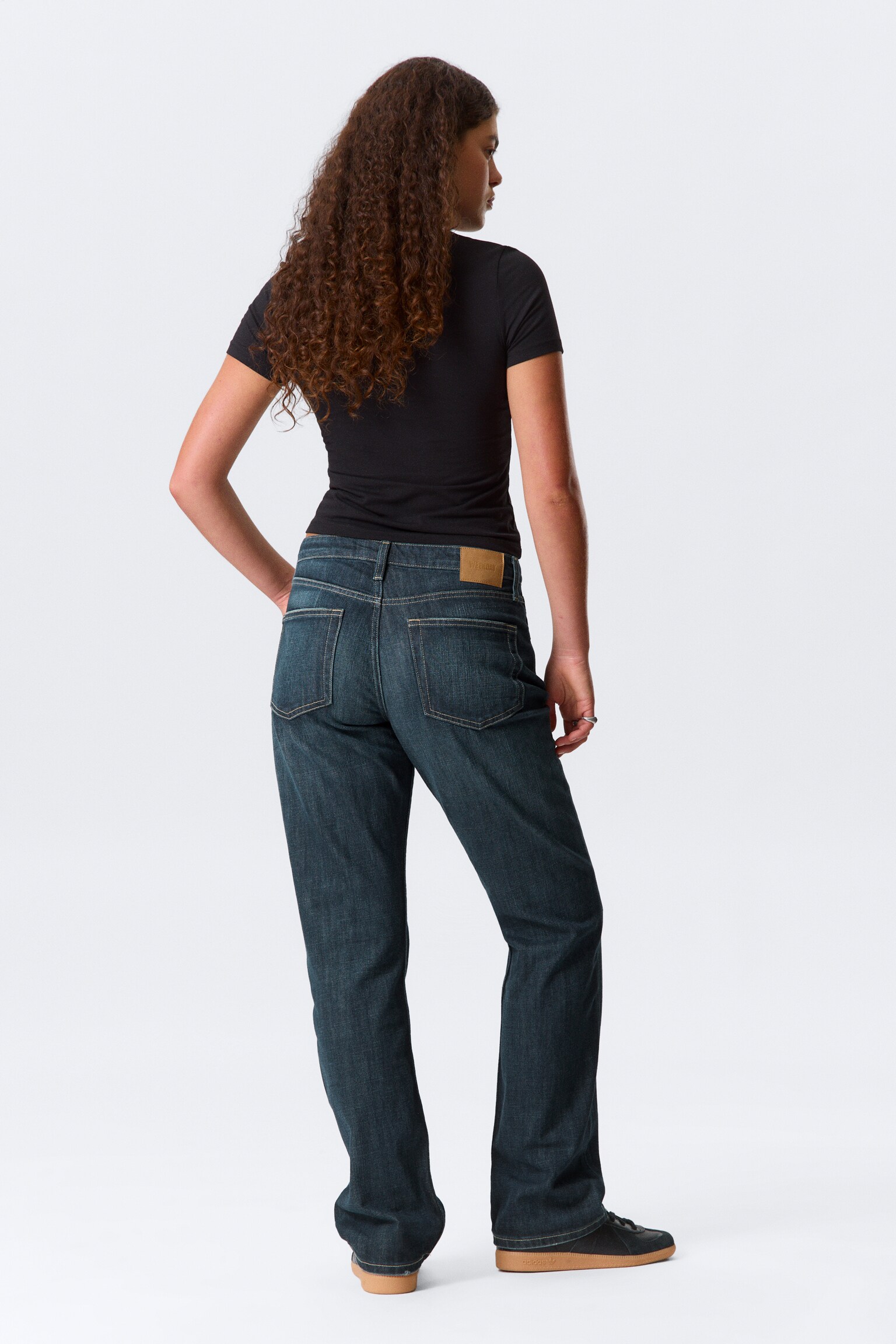 Pin normal jeans med mellomhøyt liv og rette ben - Deep Ocean Blue – mørkeblå/Eighteen Blue - Medium Blue - 4