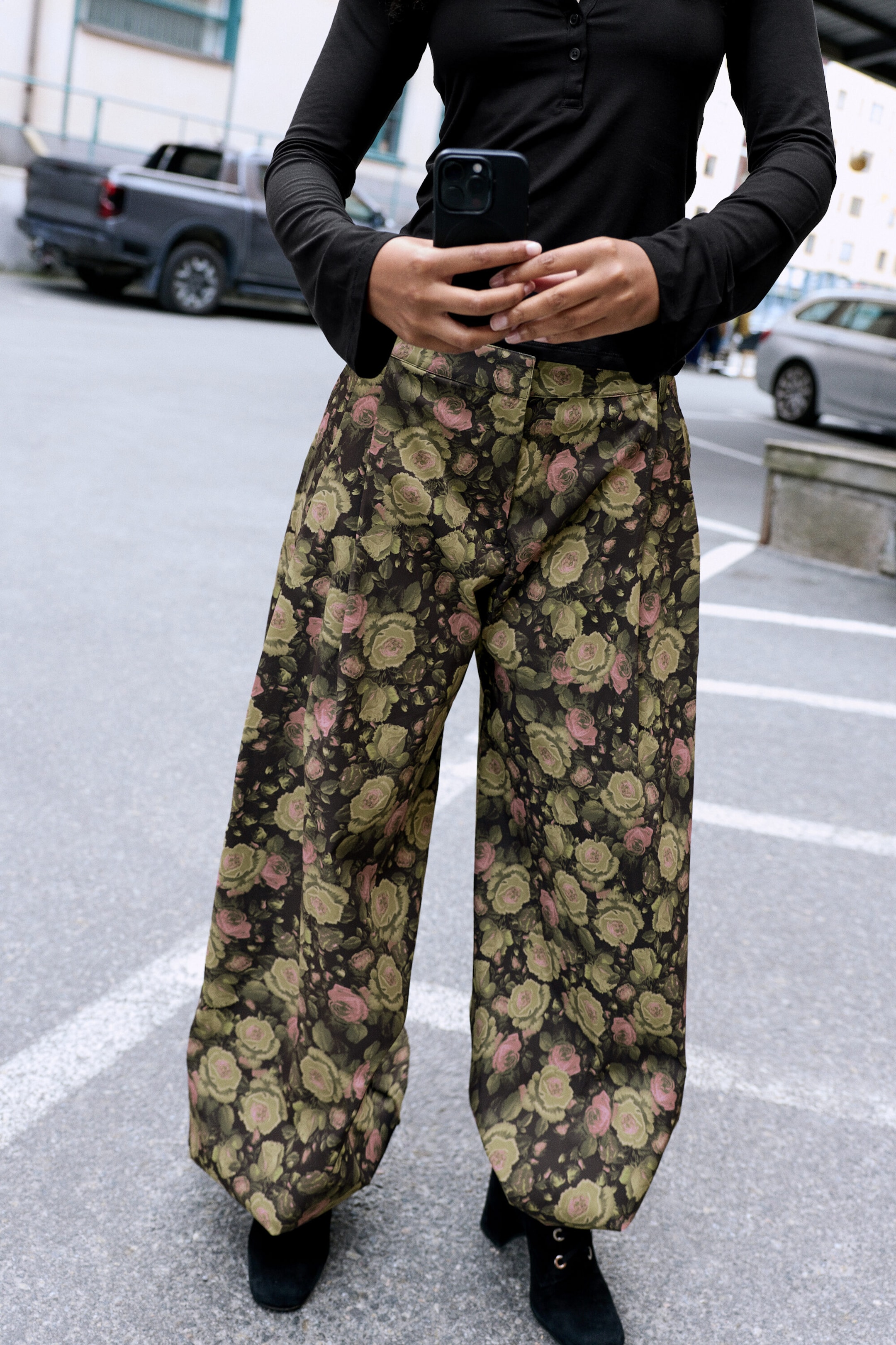 Khaki - Blumenprint - Ballonhose mit niedrigem Bund - 1