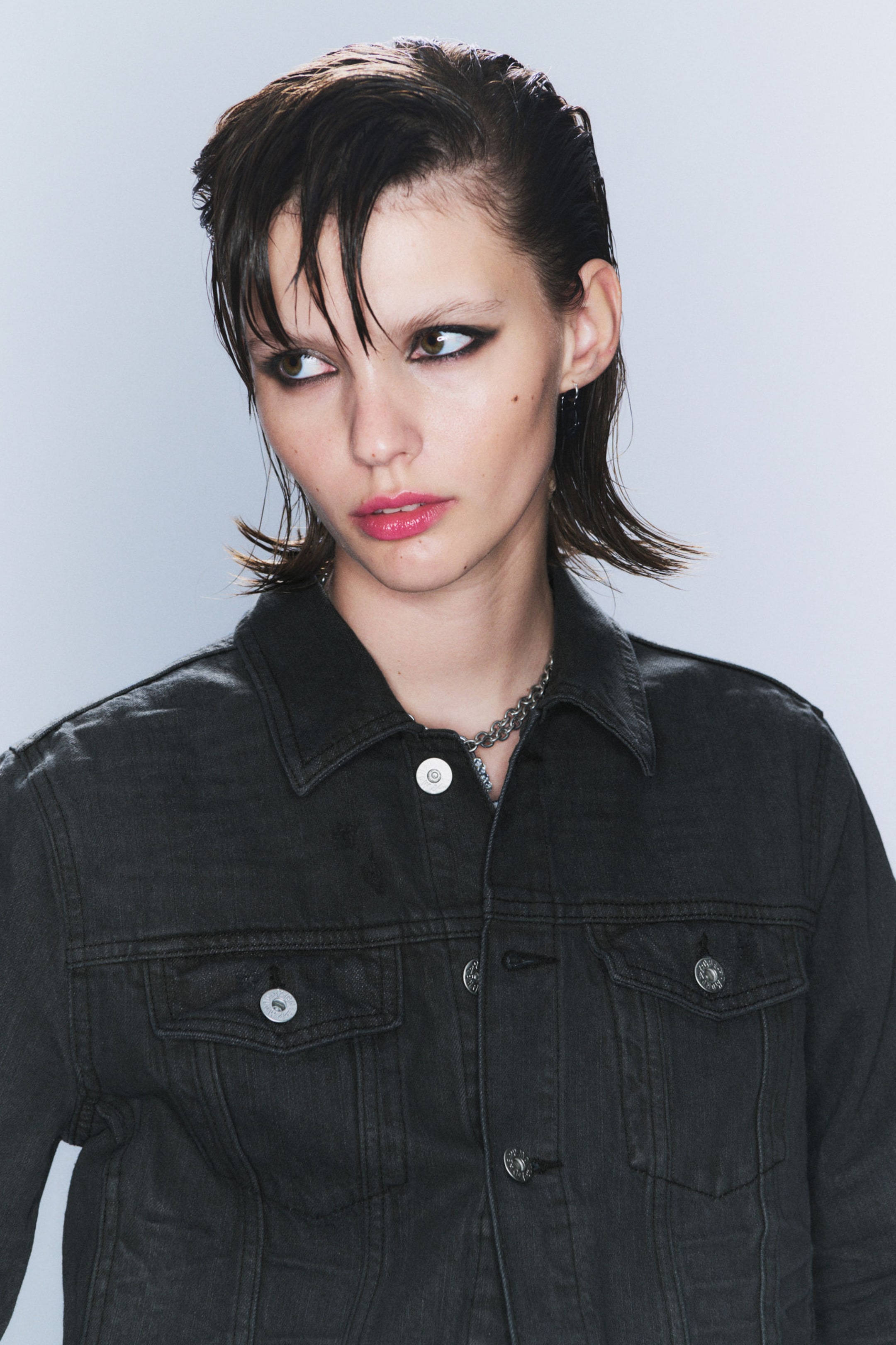 Beschichtetes Schwarz - CM x LB Schwarze, beschichtete Unisex-Jeansjacke - 5