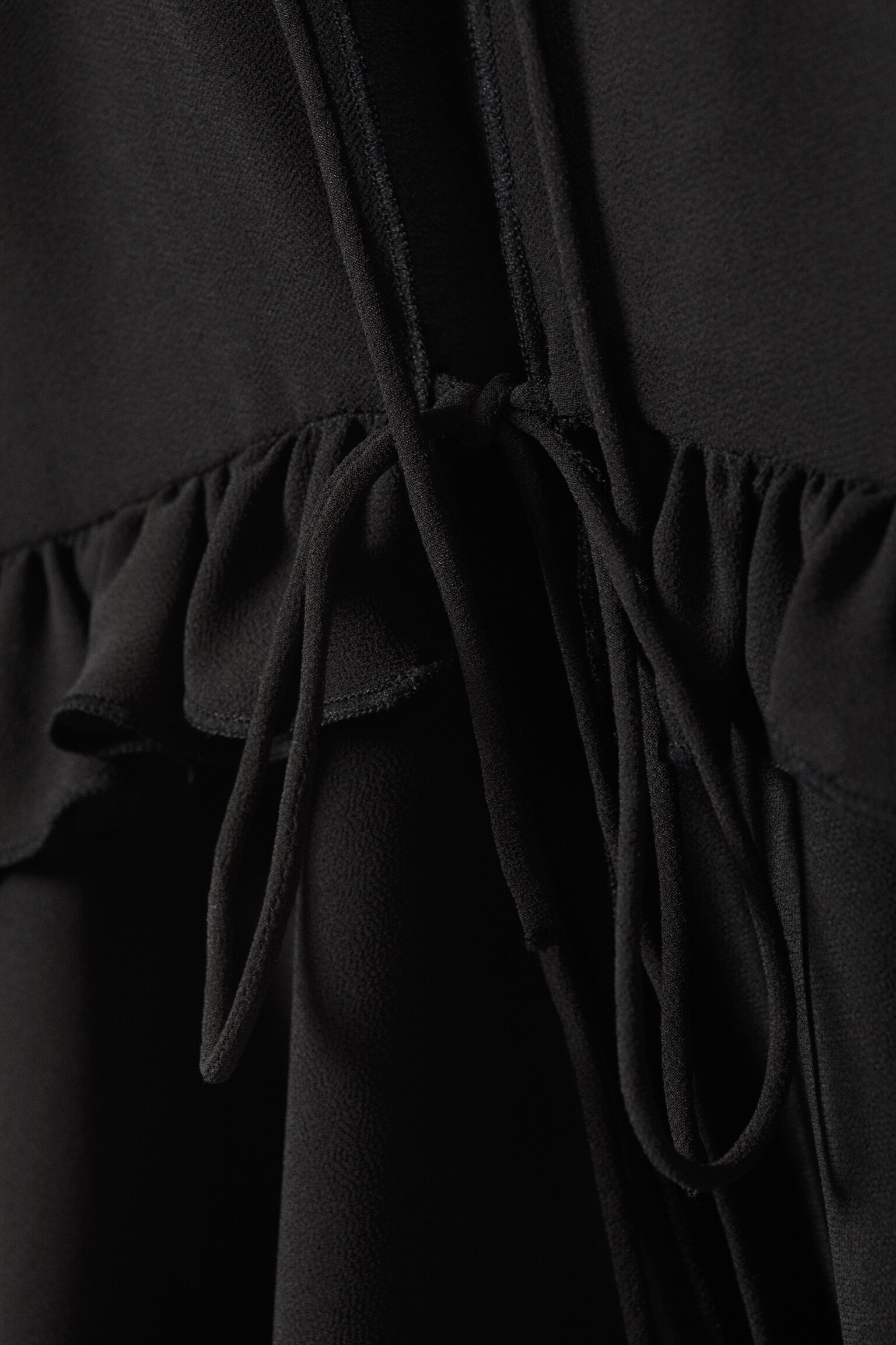 Strappy topp med volang - Svart - 2
