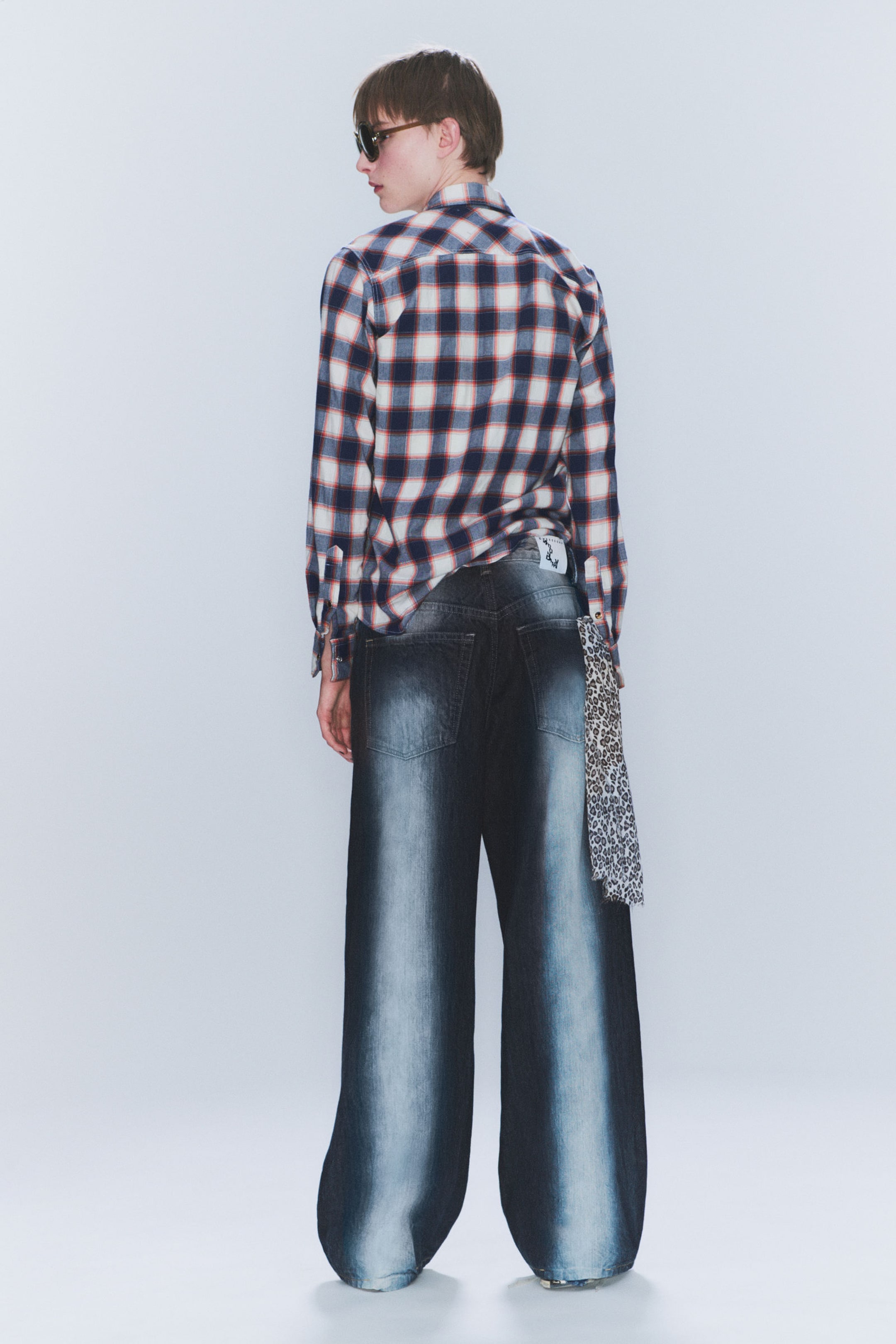 Blaues Spray - Looser – Weite Jeans mit normaler Taille - 2