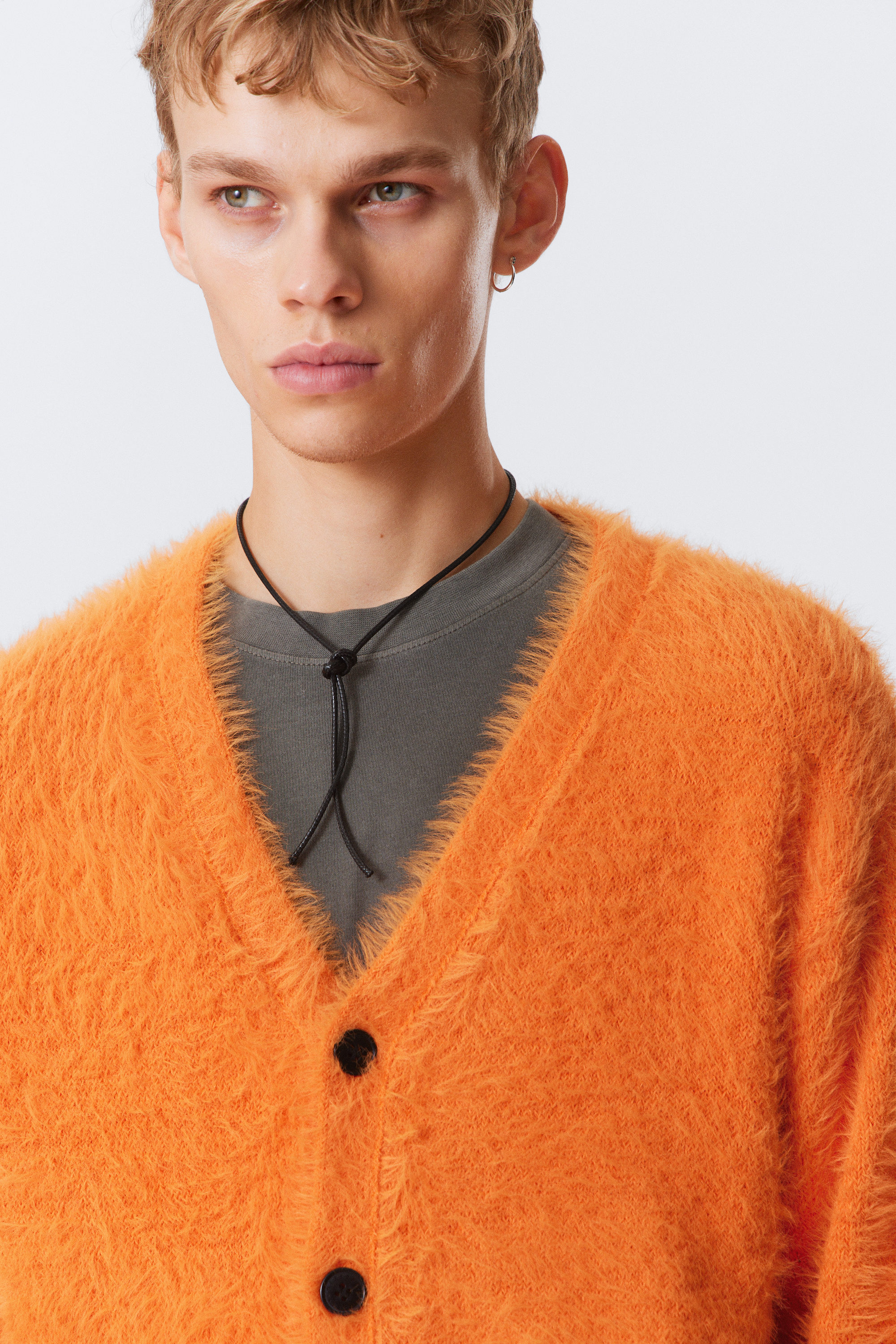 Orange - Flauschiger Cardigan mit V-Ausschnitt - 2