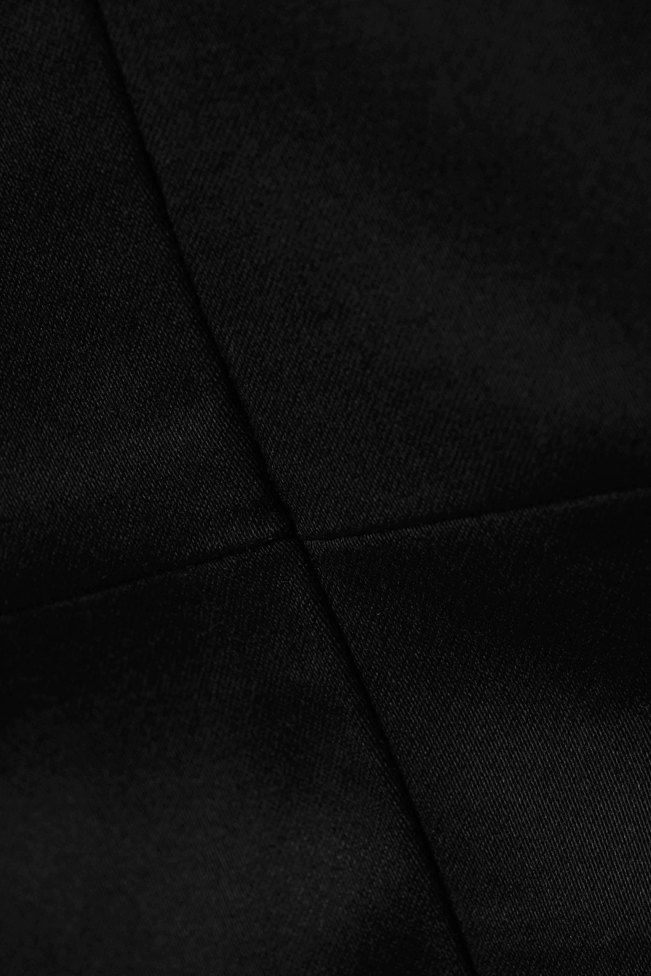 Schwarz - Figurbetonter Body mit eckigem Ausschnitt - 5