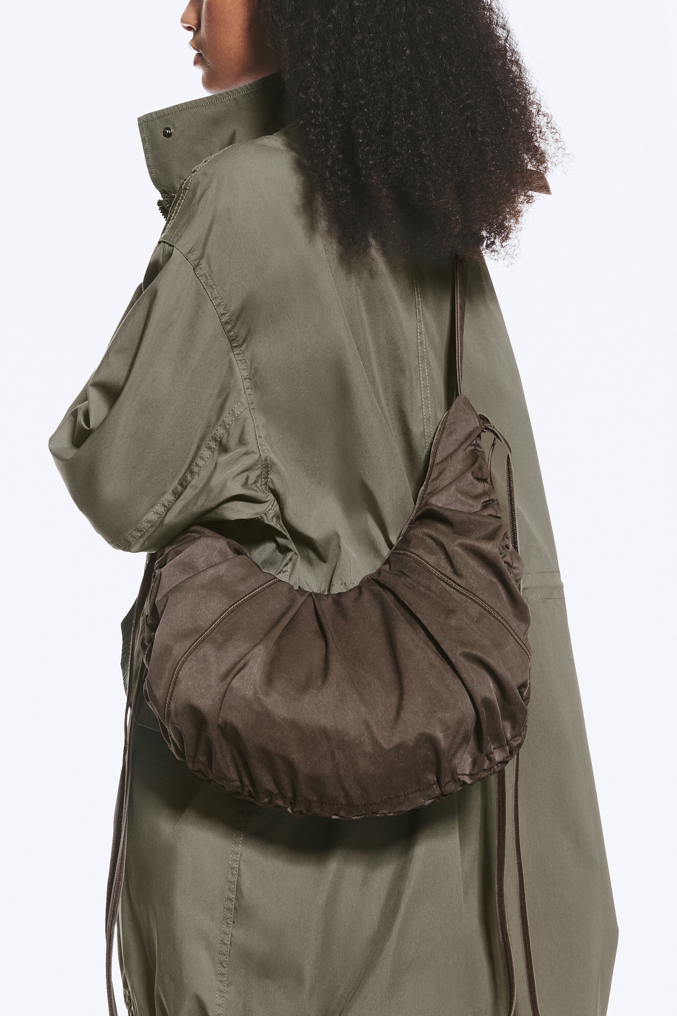 Dunkelbraun - Ruched Crossbody Bag - 1