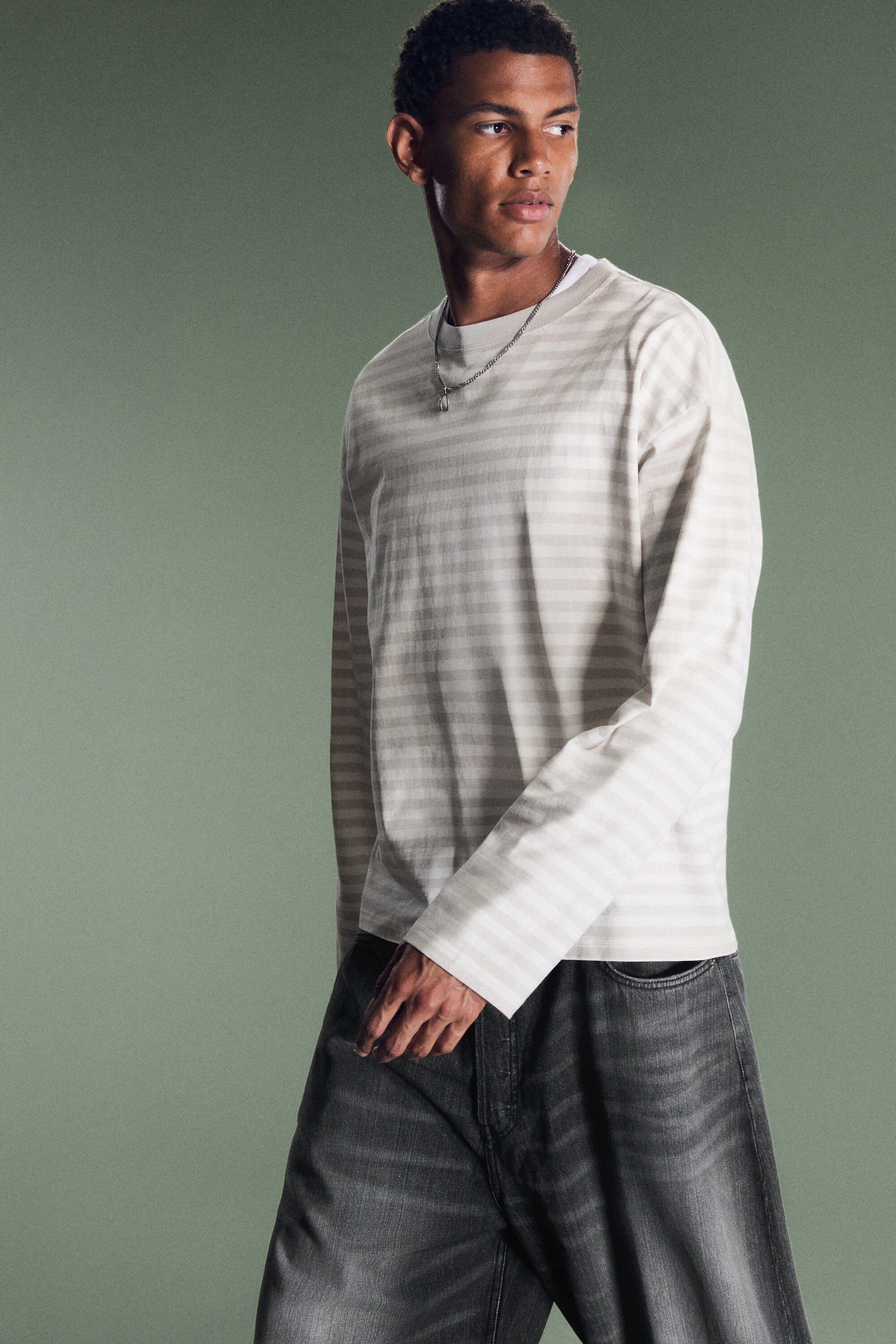 Gestreiftes helles Taupe - Boxy Longsleeve mit lockerer Passform - 2