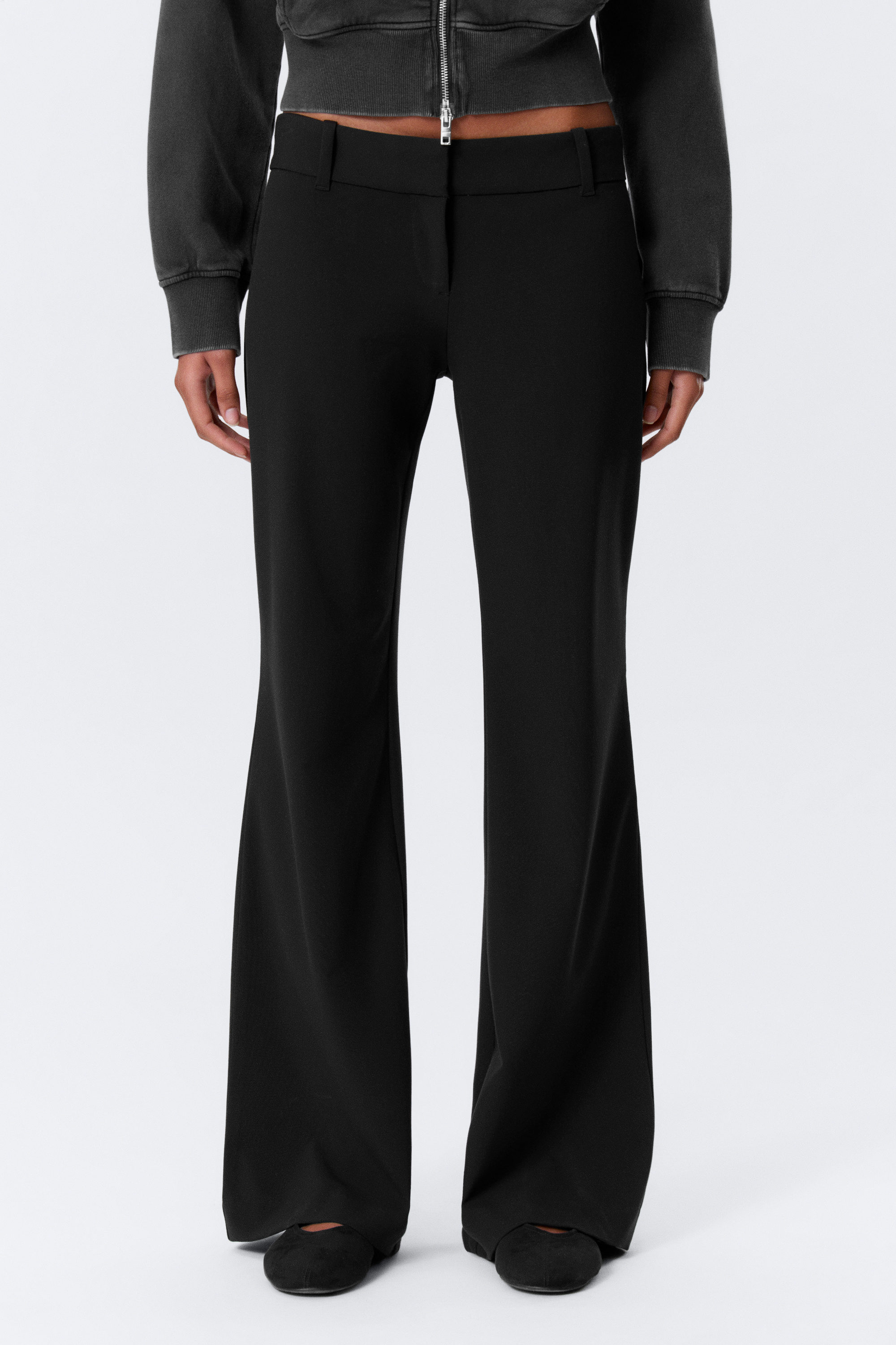 low-rise flared suiting trousers - Black | Weekday EU
