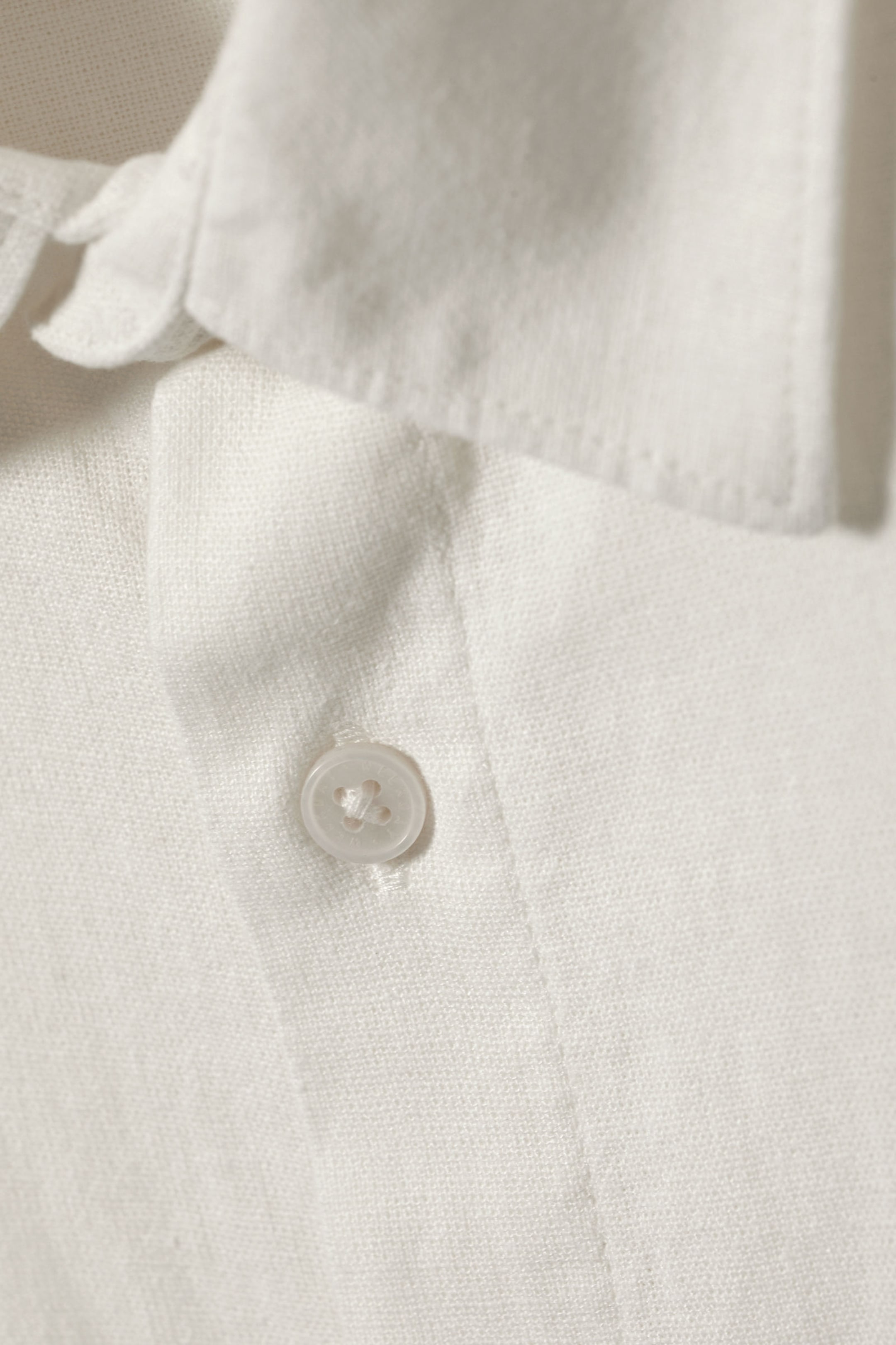 #F4F3E9 - Relaxed Linen Short Sleeve - 2
