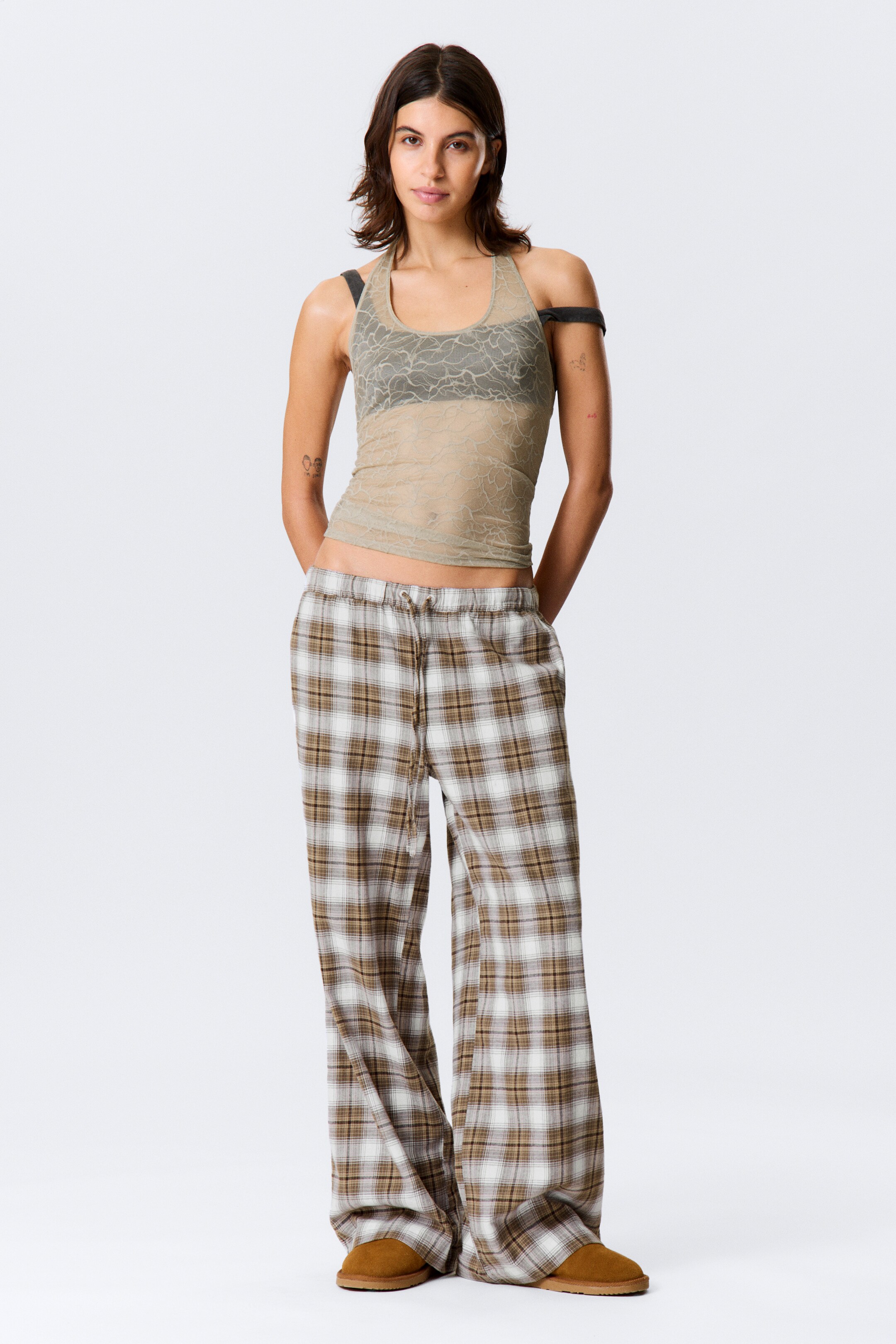 Näytä suurempi kuva: Pitkähihainen pitsihihnatoppi - Beige - NAISET | H&M FI 3