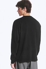 Black - Relaxed Long-Sleeved T-shirt - 2