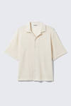 WEEKDAY◆TEXTURED SHORT - SLEEVED RESORT SHIRT [Off-white] textured short-sleeved resort shirt - Off-white | Weekday WW