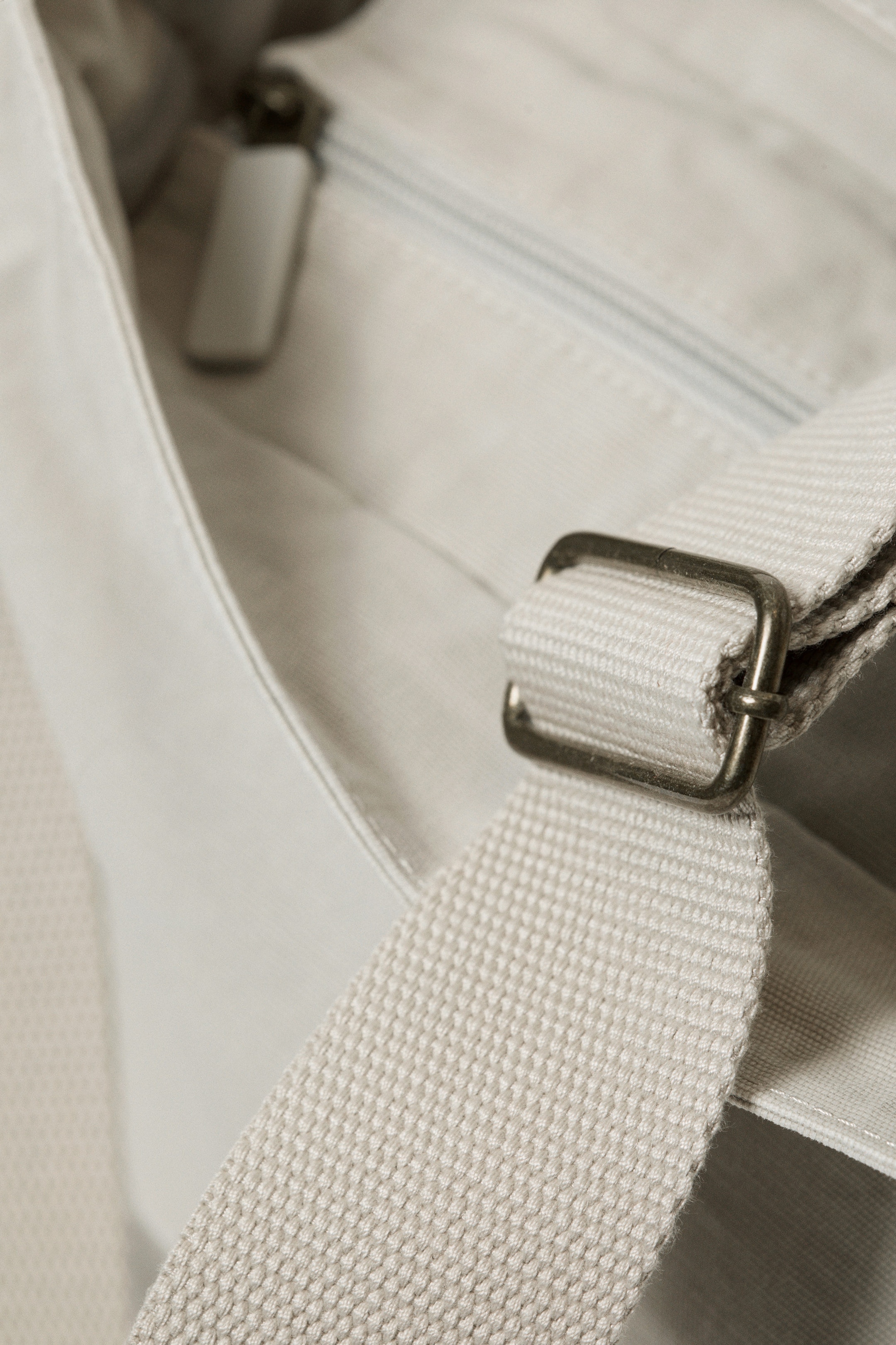 Ljus mullvad - Unisex Axelremsväska I Canvas - 4