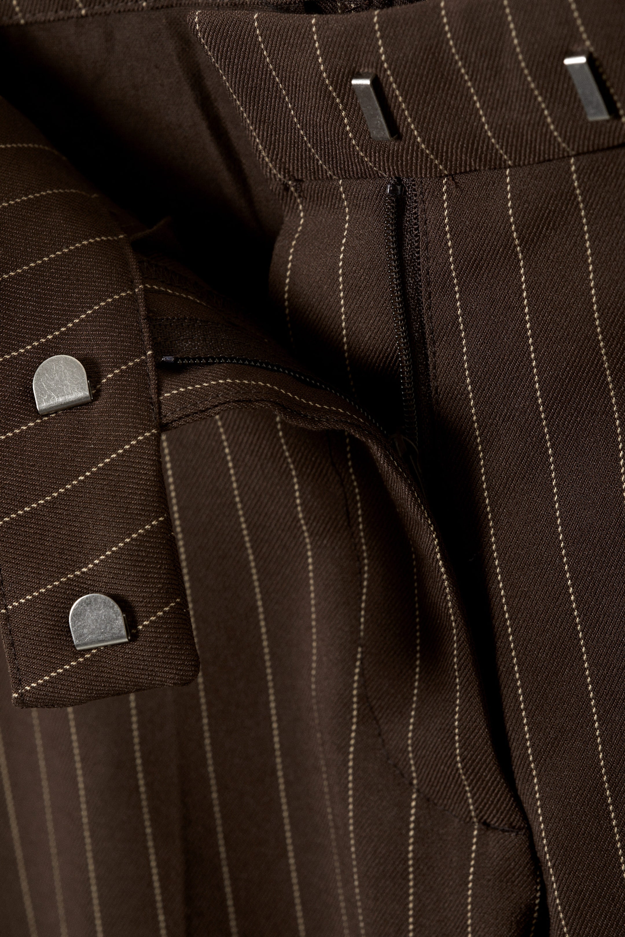 Brun kritstrecksrandig - Låga Kostymbyxor - 4