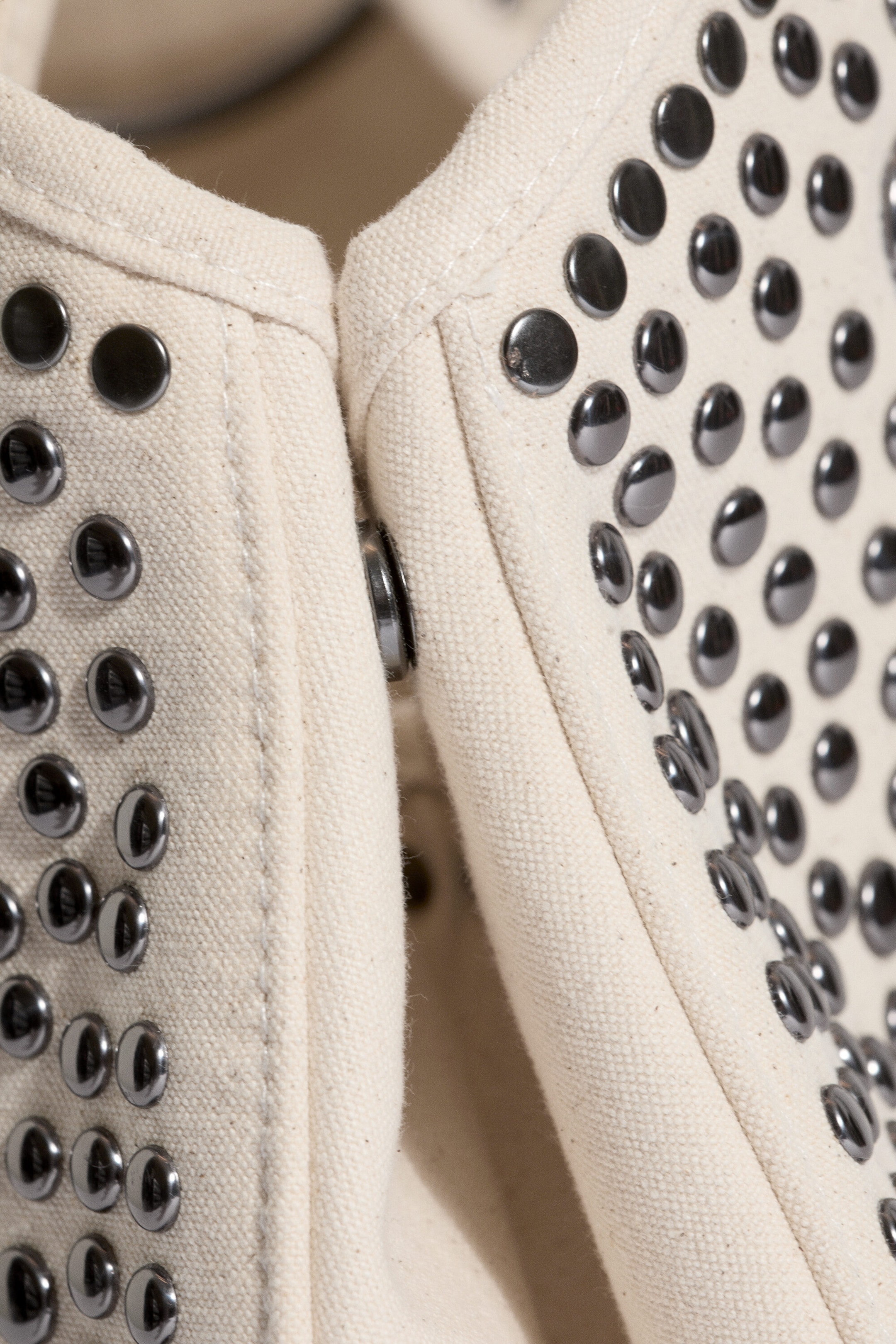 Ljus Mullvad - Canvasväska med nitar - 5