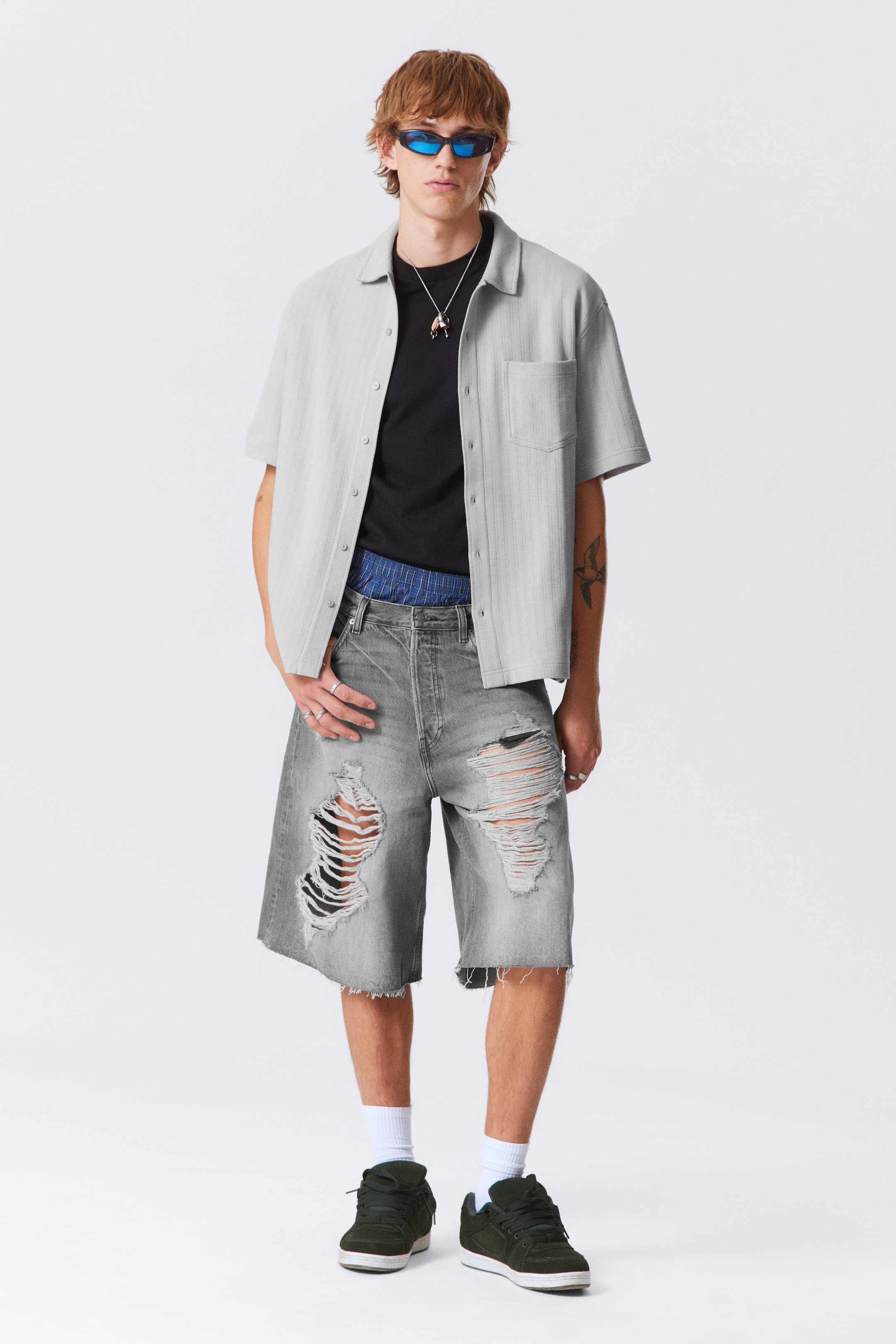 Zobrazit větší obrázek: Knitted Short-Sleeved Button-Up Shirt - Světlá šedá - MUŽI | H&M CZ 2
