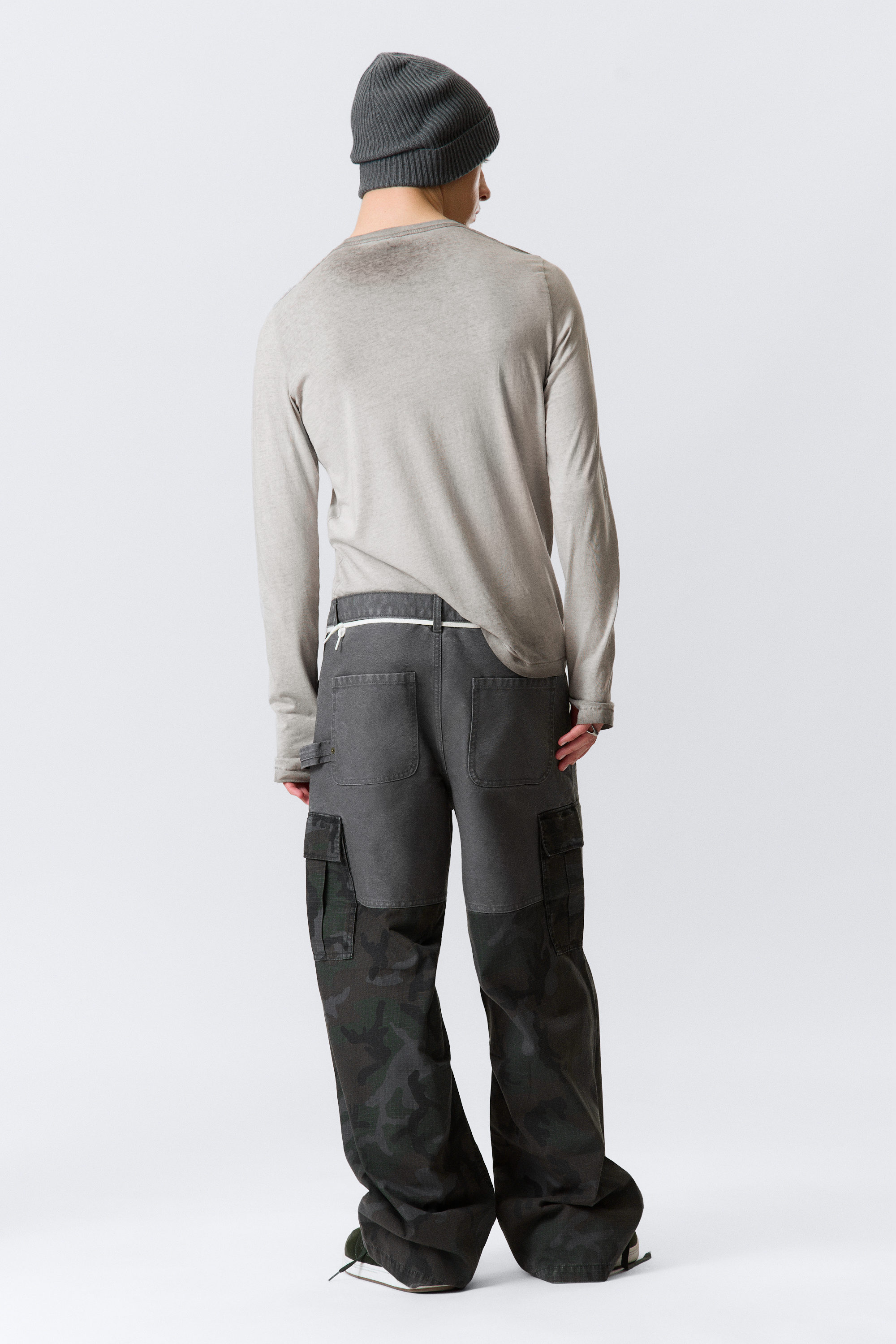 Staubblau & Camouflage - Lockere Patchwork-Cargohose - 8