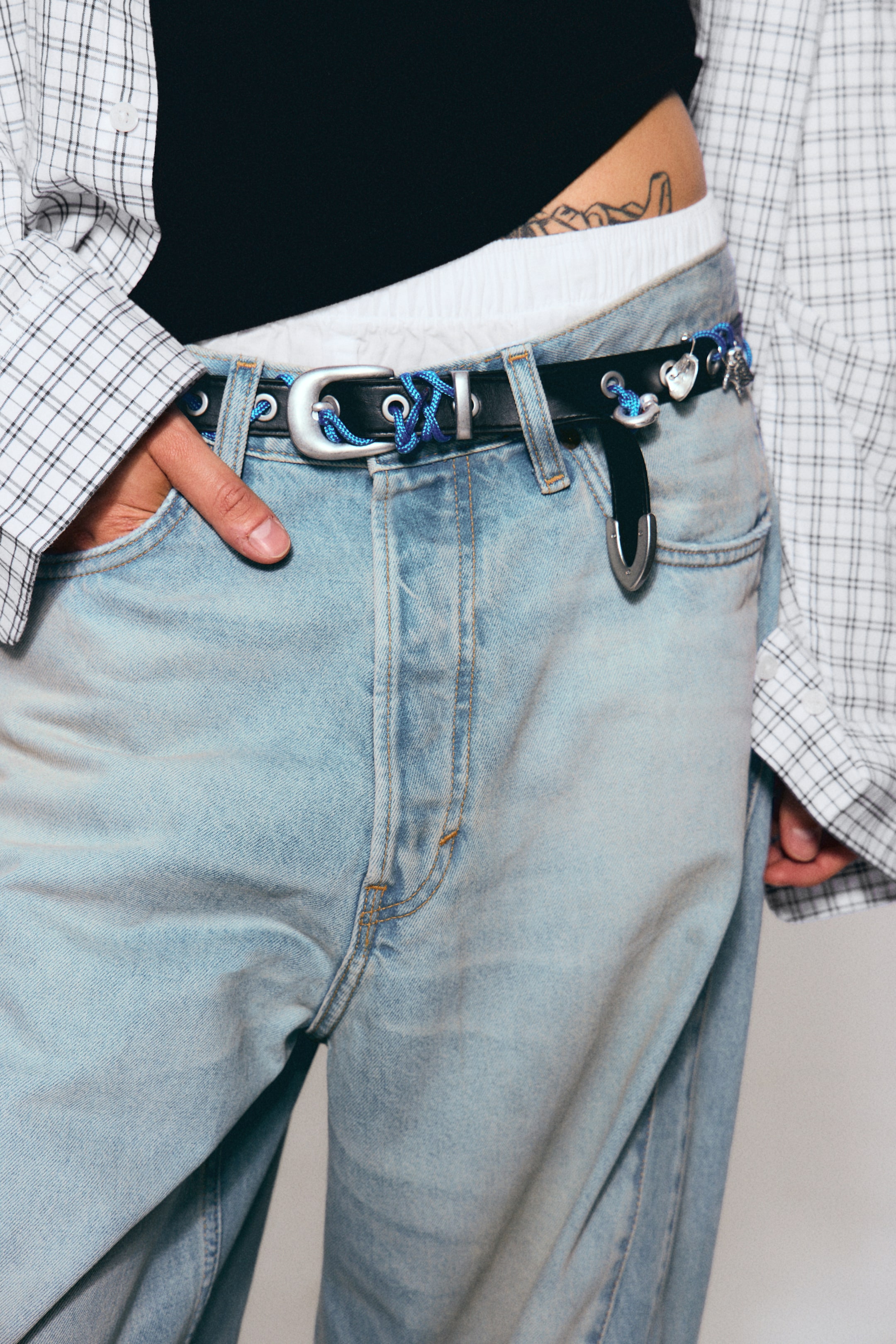 Visa större bild: Paneljeans med lös passform - Port Blue - Ljusblå - HERR | H&M SE 2