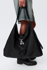 Black - Medium Slouched Clasp Shoulder Bag - 0