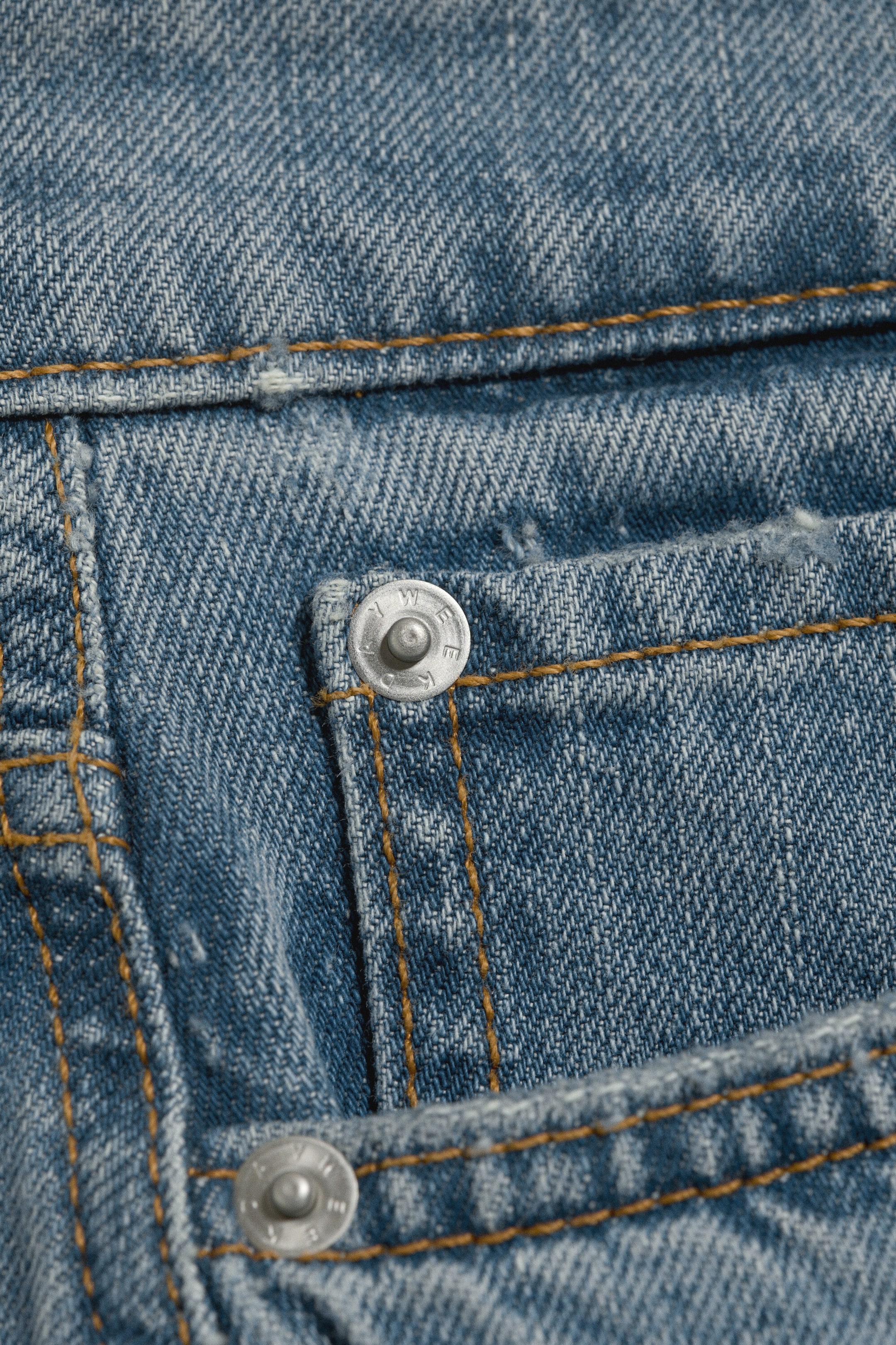 Coastal Blue – lyseblå - Midi-skjørt i denim med lavt liv - 5