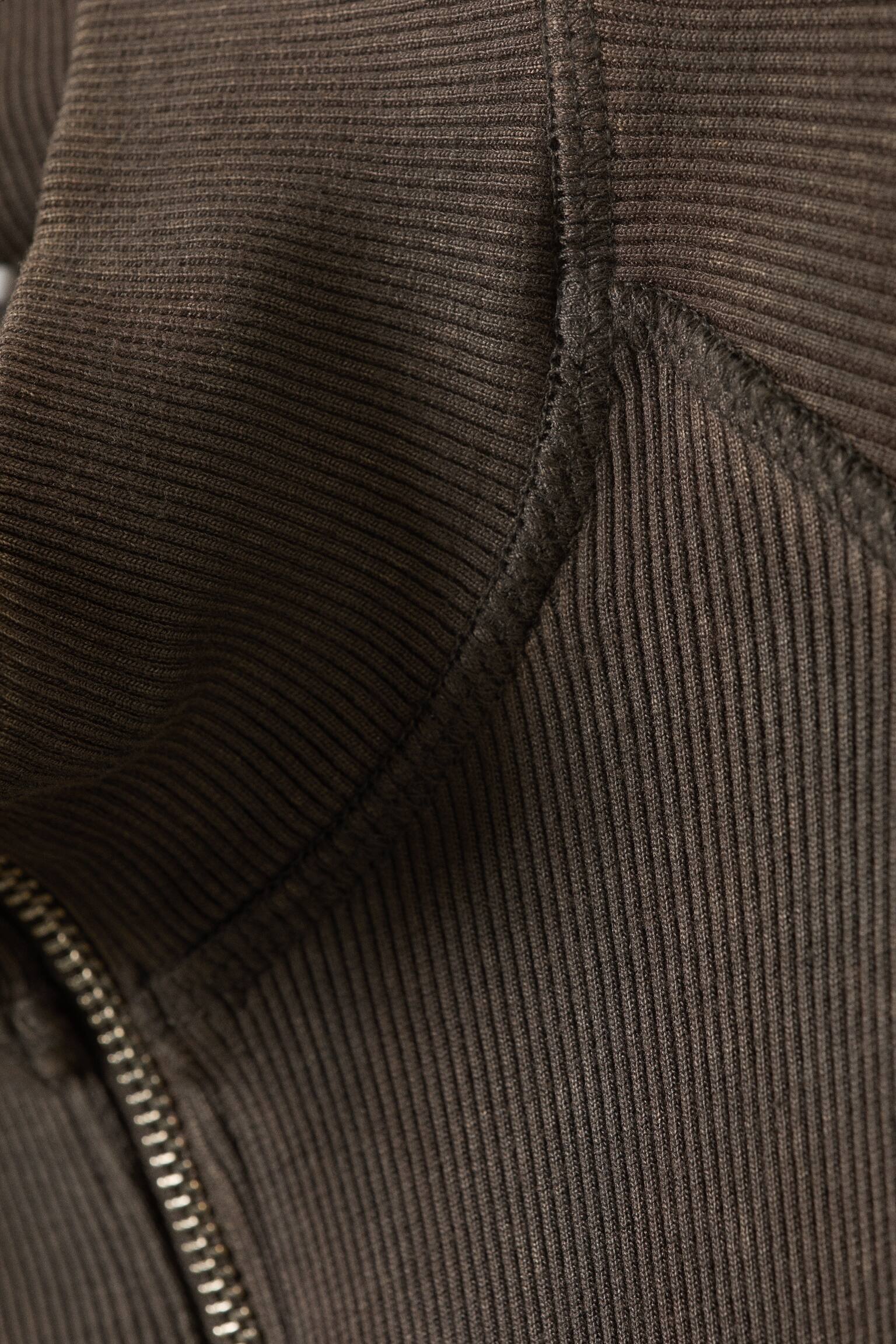 Schmales langärmeliges Zip-Top mit Stehkragen - Gewaschenes Dunkelgrau/Schwarz - 4