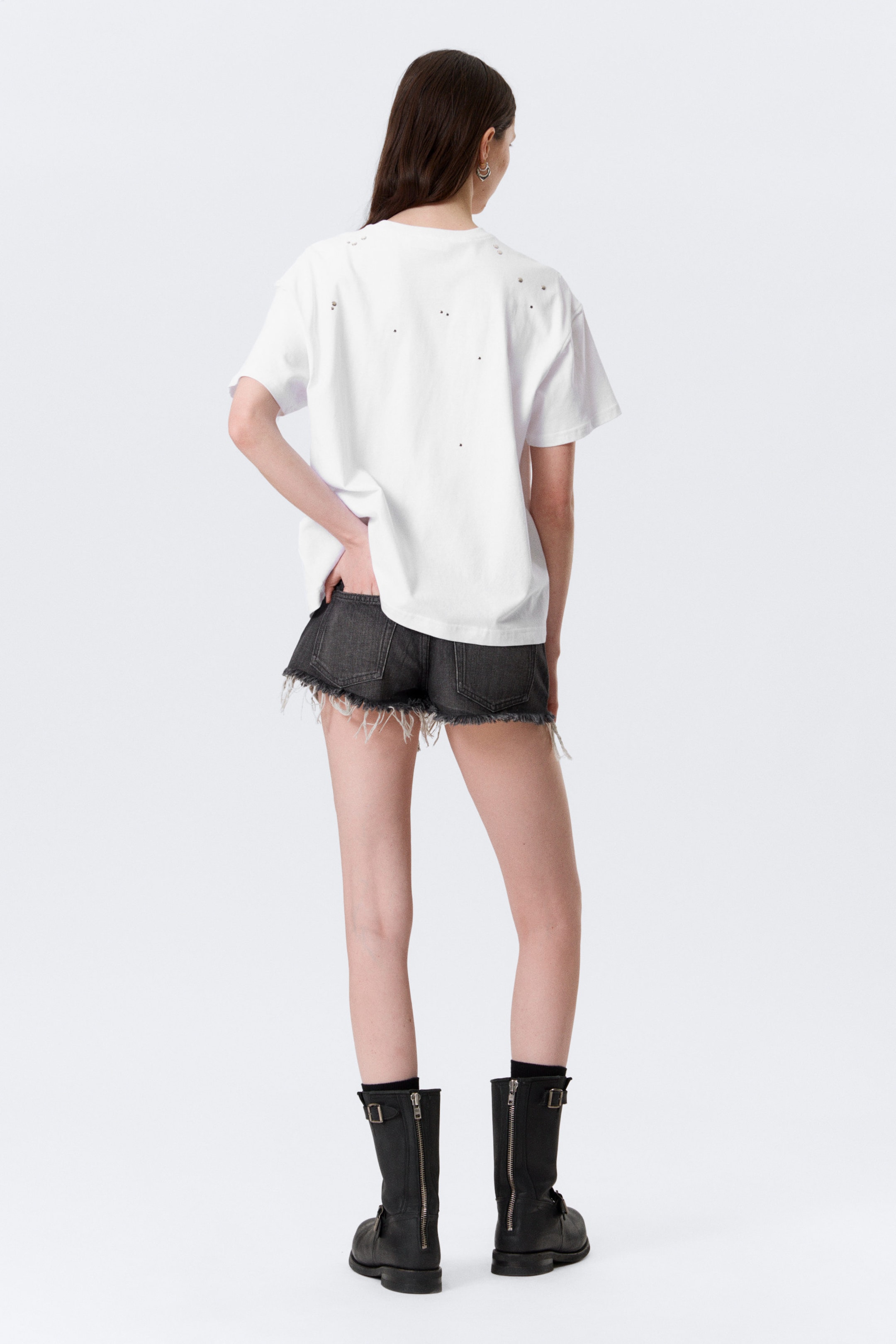 Weiß - Gothic Face Print - Boxy T-Shirt mit Nieten und Grafik - 2