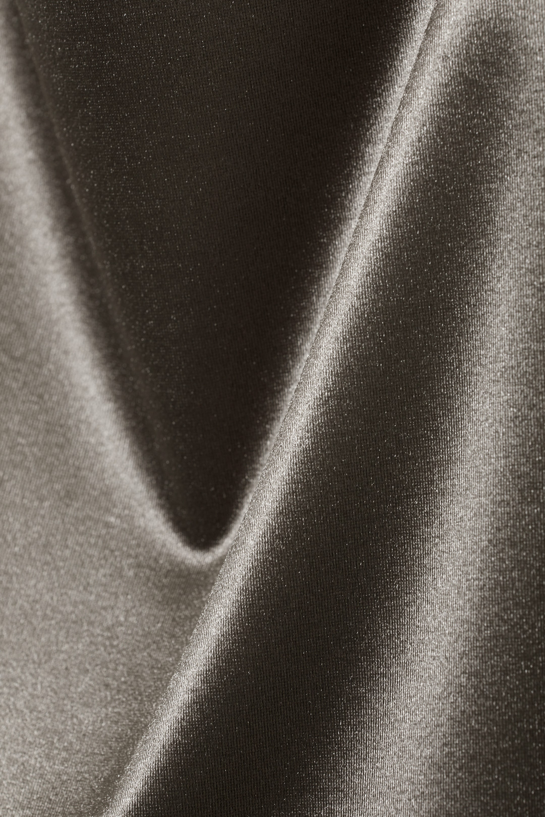 Mittleres Staubgrau - Metallic-Top Annie mit U-Boot-Ausschnitt - 1