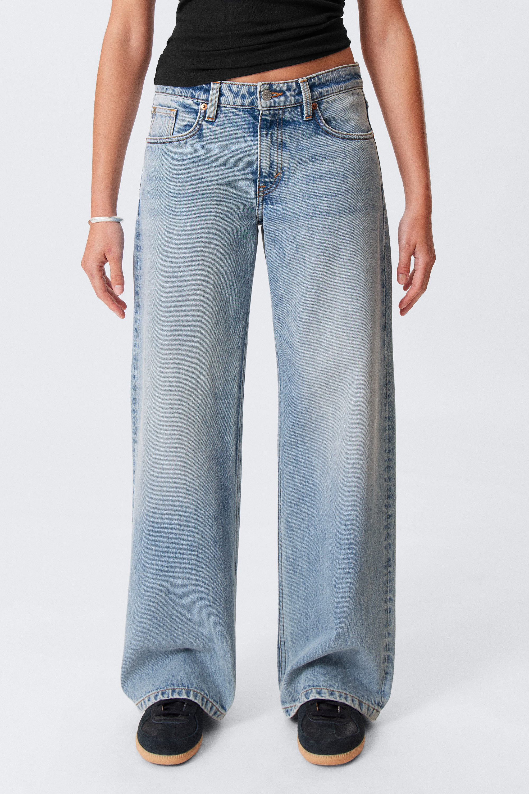 #80AAD8 - Imoo - Hüftjeans mit weitem, lockerem Bein - 2
