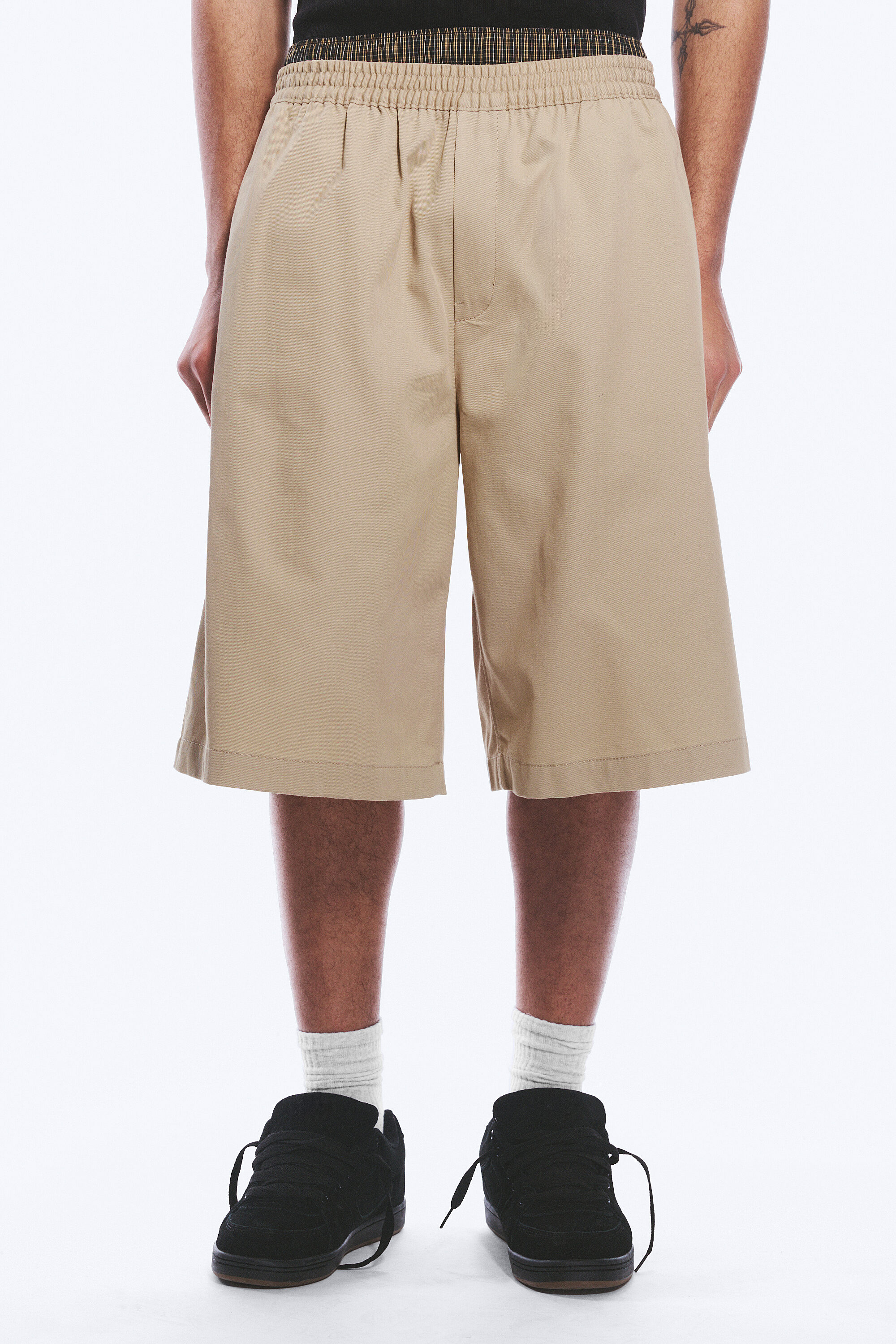loose fit mid rise chino shorts - Beige | Weekday DK