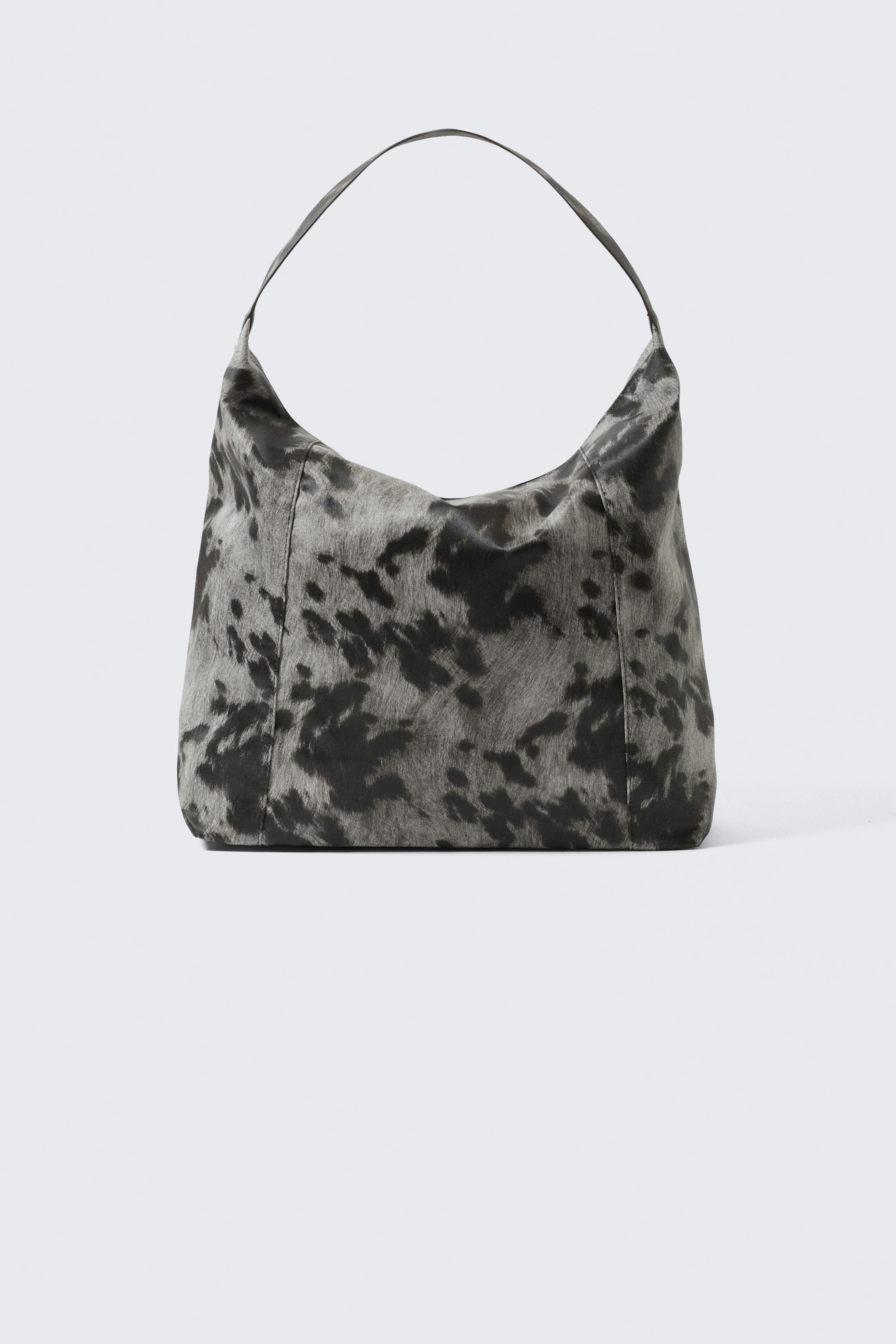 Visa större bild: Square Cow Shoulder Bag - Black & White - Cow Print - DAM | H&M SE 1