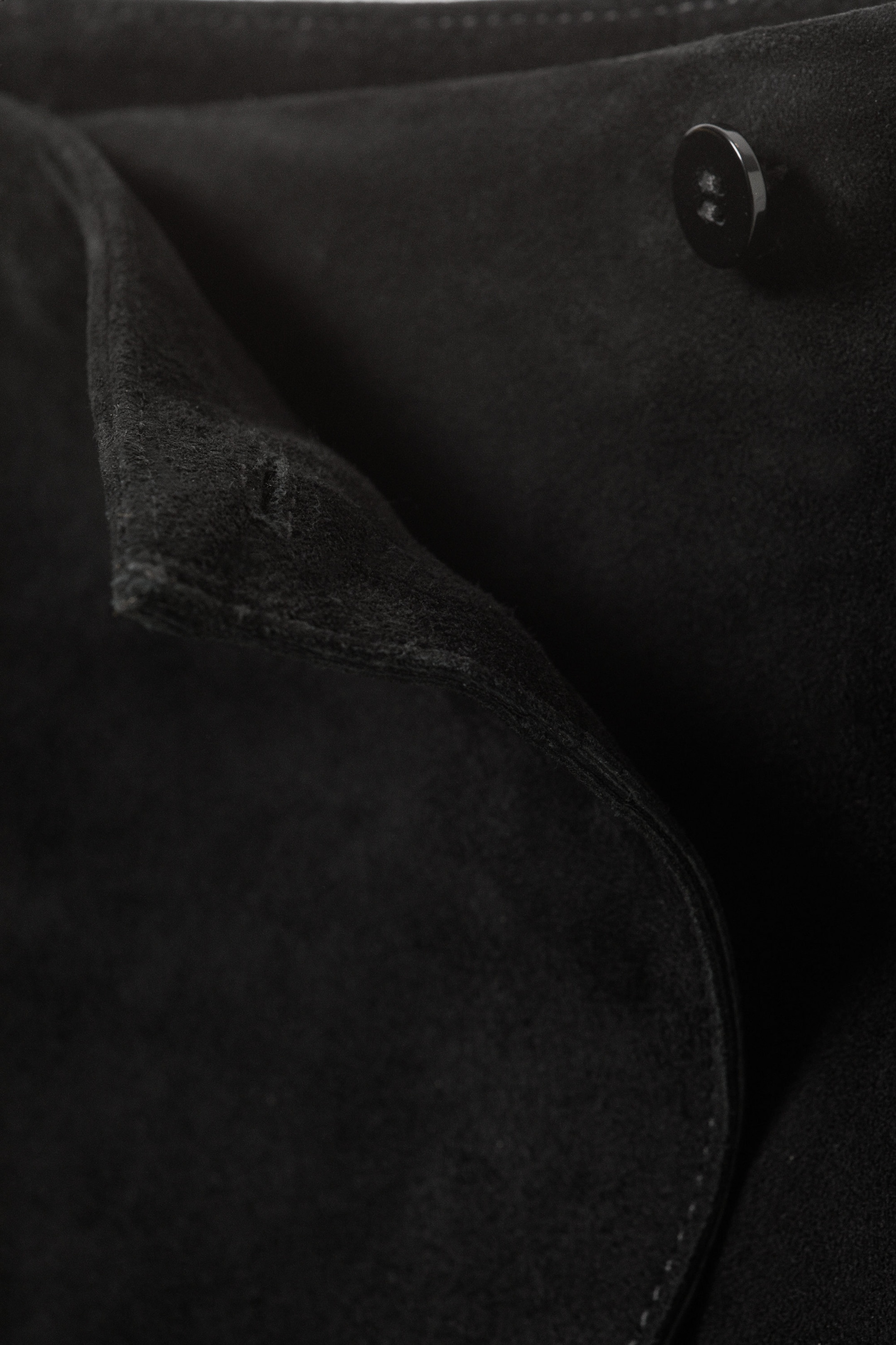 Schwarz - Mini-Wickelrock aus Wildleder - 6